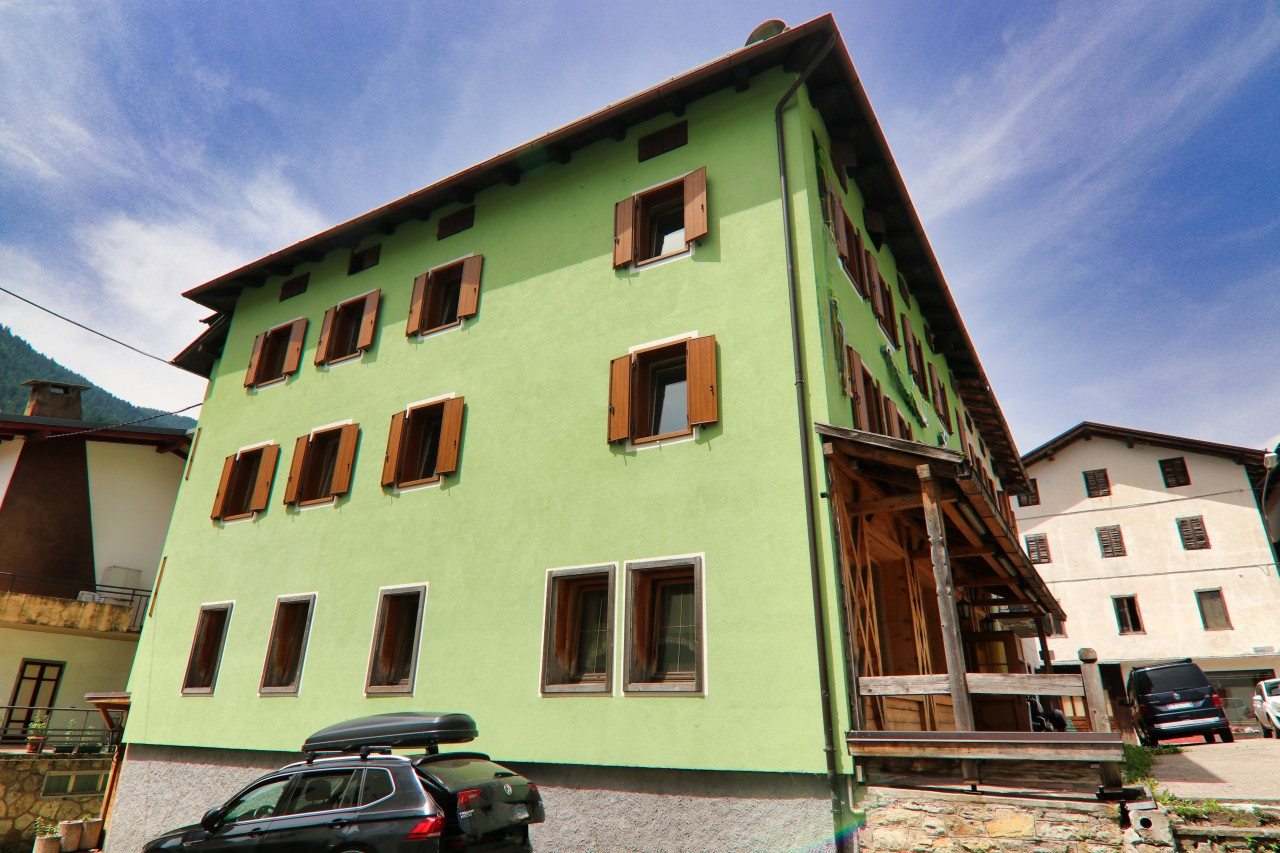 Auronzo di Cadore: A Small, Family-Sized Hotel – V003172