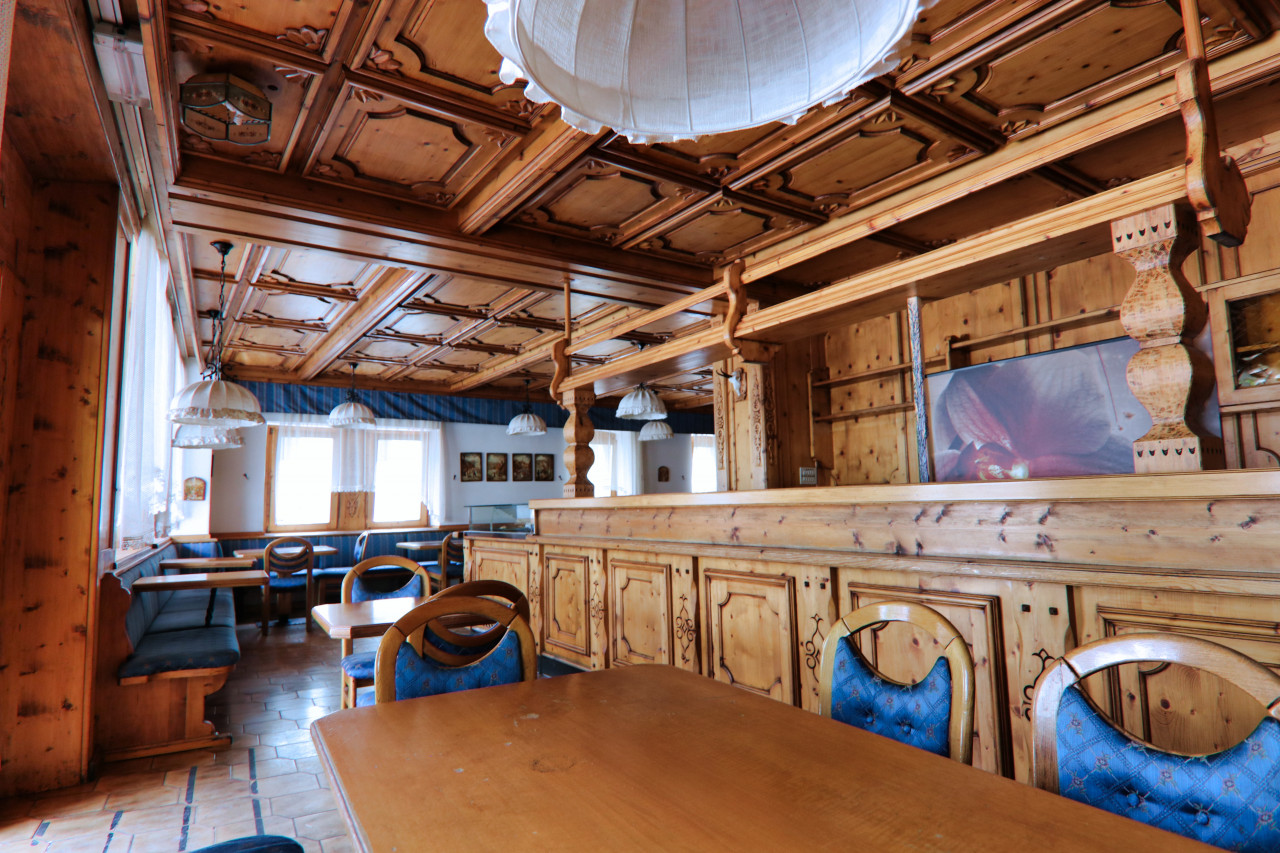 Auronzo di Cadore: A Small, Family-Sized Hotel – V003172