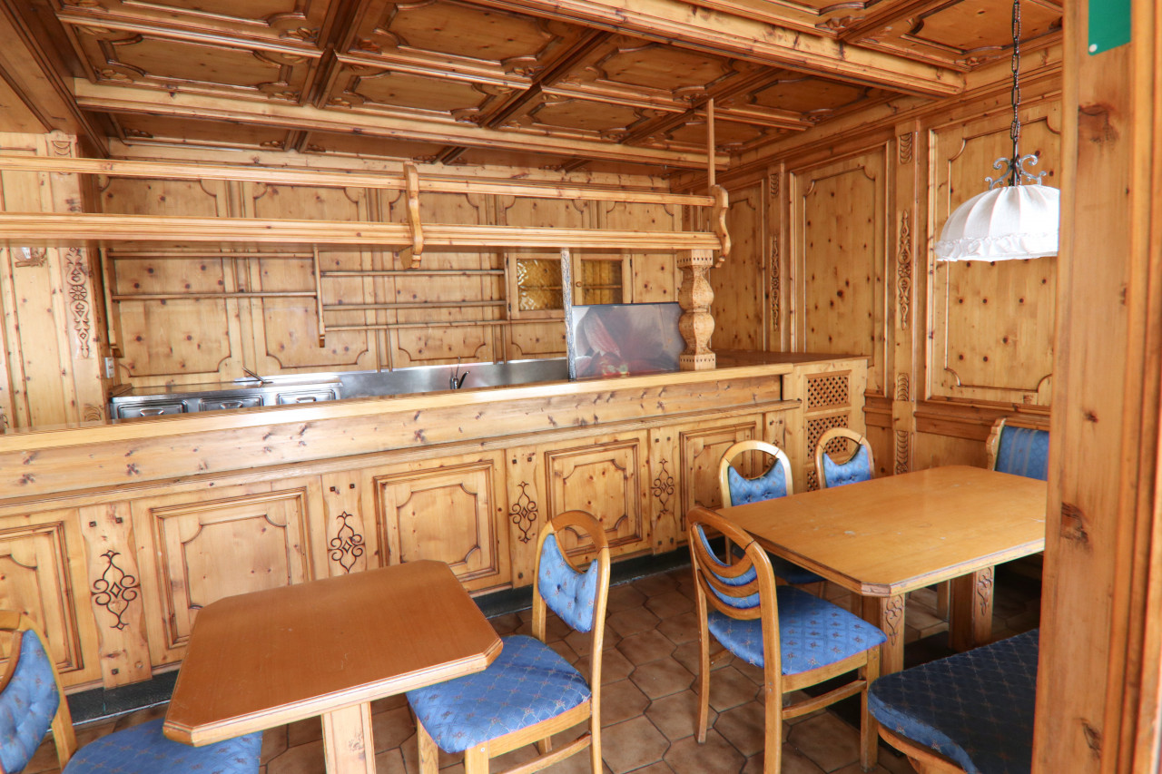 Auronzo di Cadore: A Small, Family-Sized Hotel – V003172