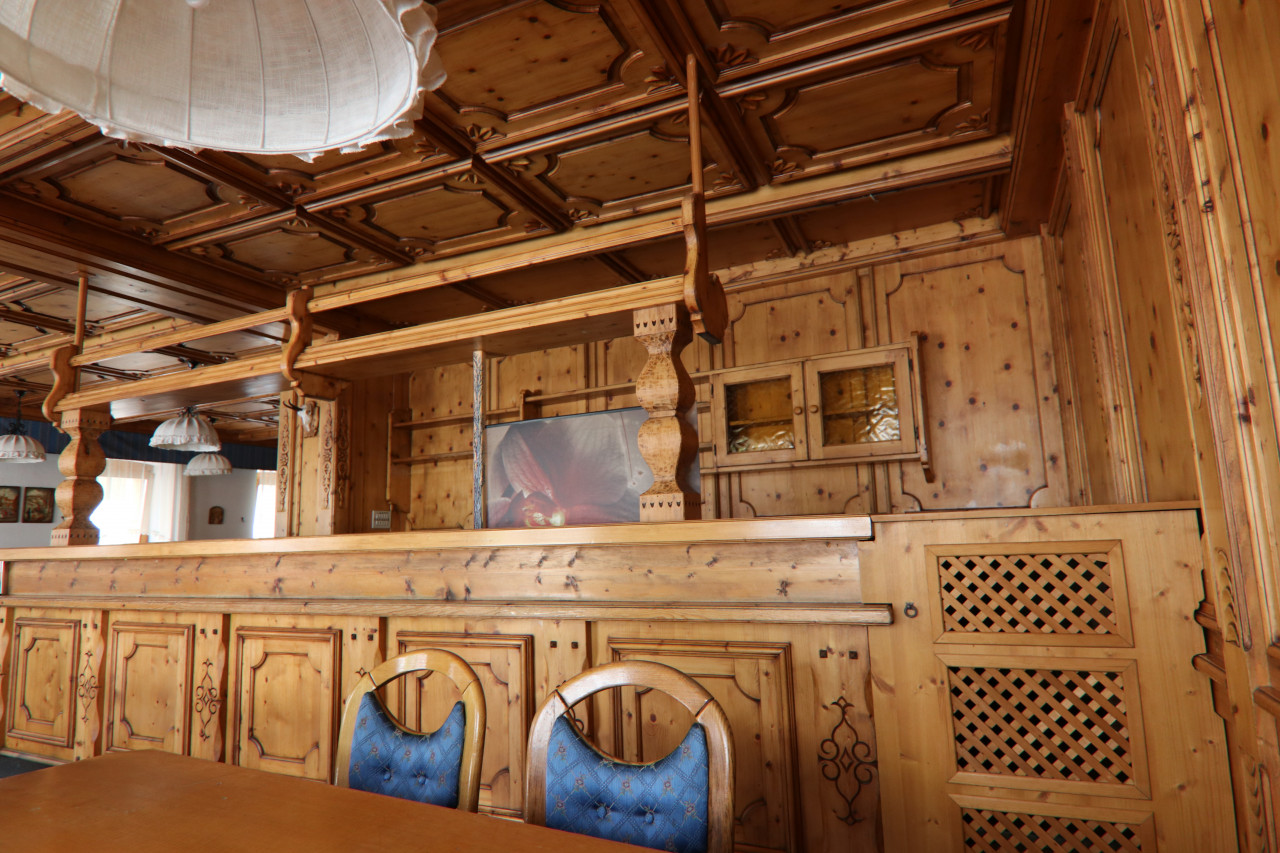 Auronzo di Cadore: A Small, Family-Sized Hotel – V003172