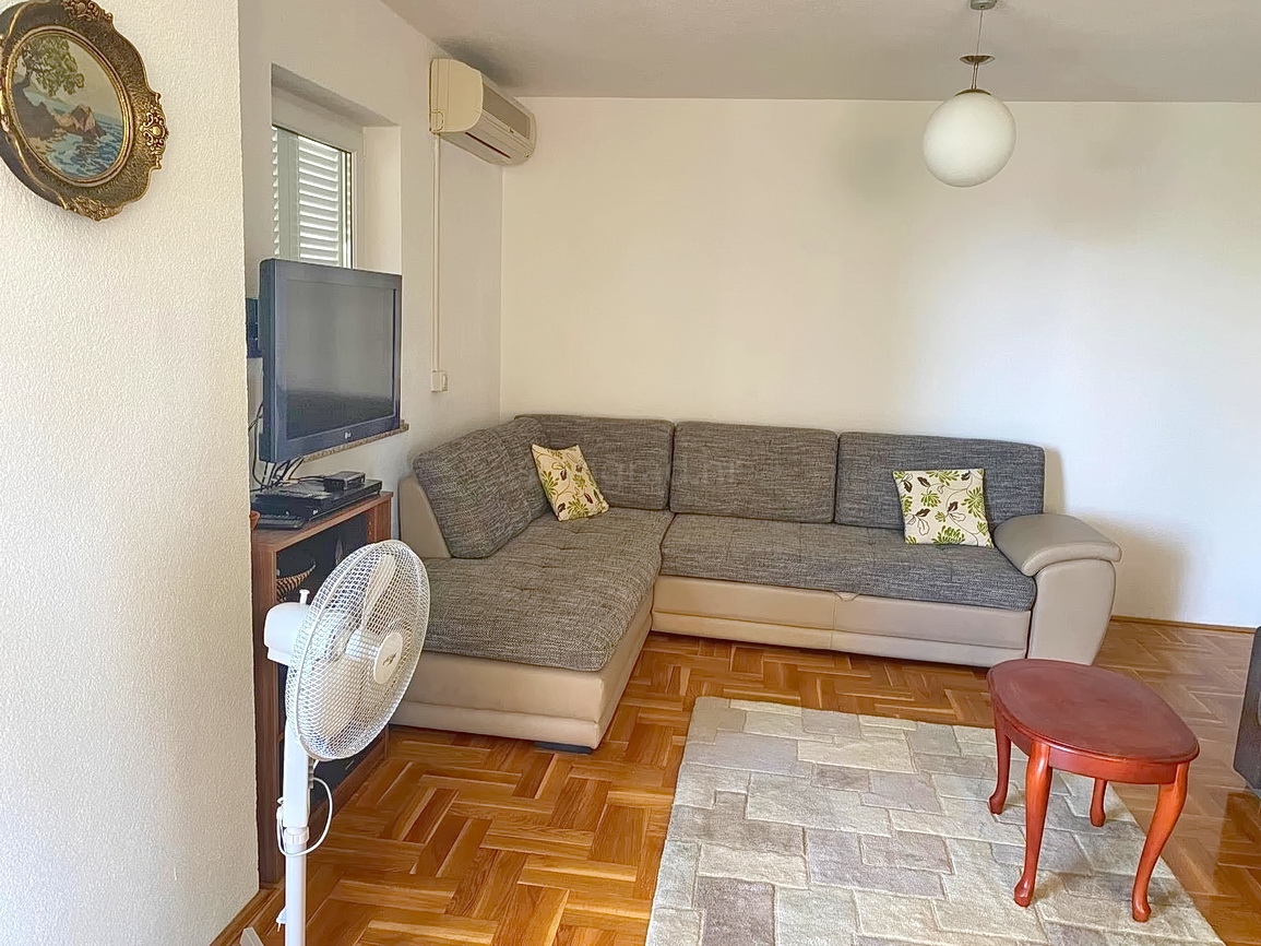 2 bedroom apartment in Malinska-Dubašnica, Croatia – 103356