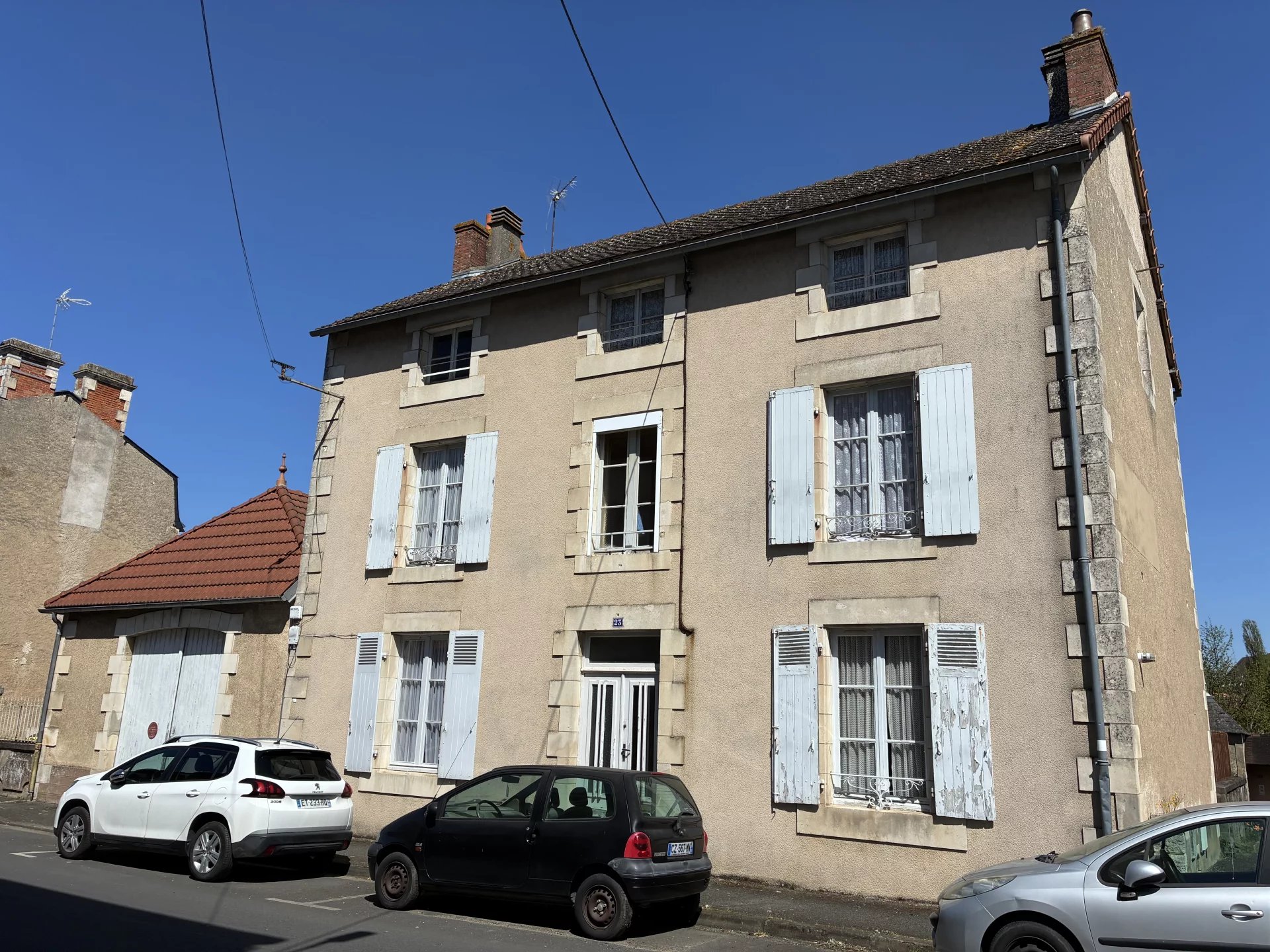 Large townhouse/investment opportunity Montmorillon!, Poitou-Charentes – France – BVI79457
