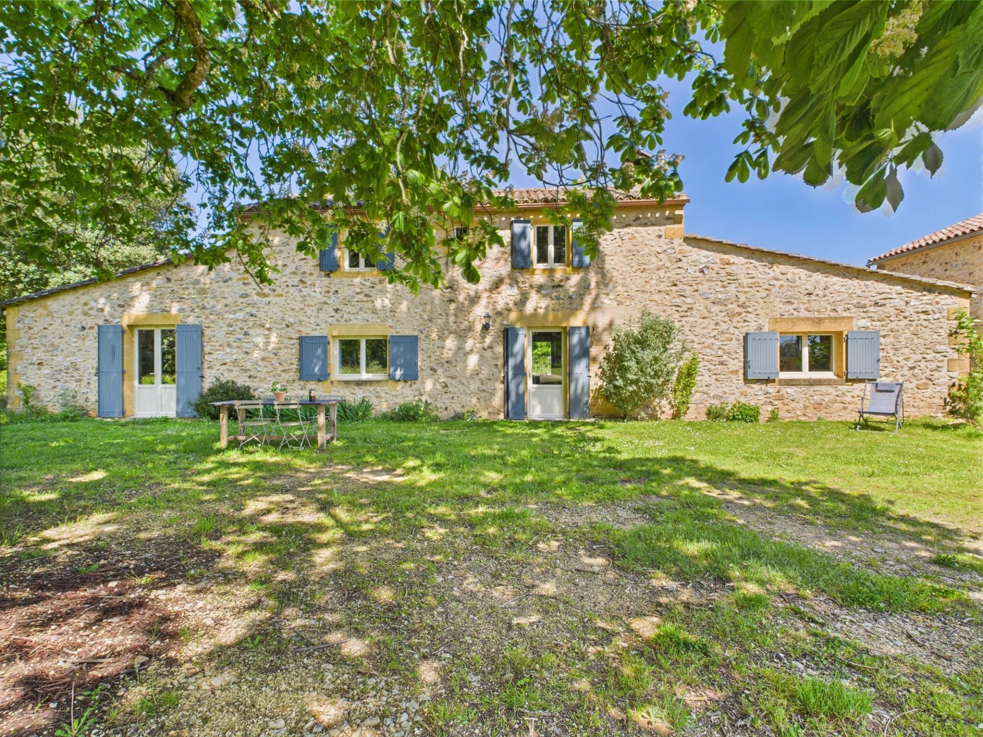 A renovated farmhouse with studio, and 3 further potential letting units, Aquitaine – France – BVI76295