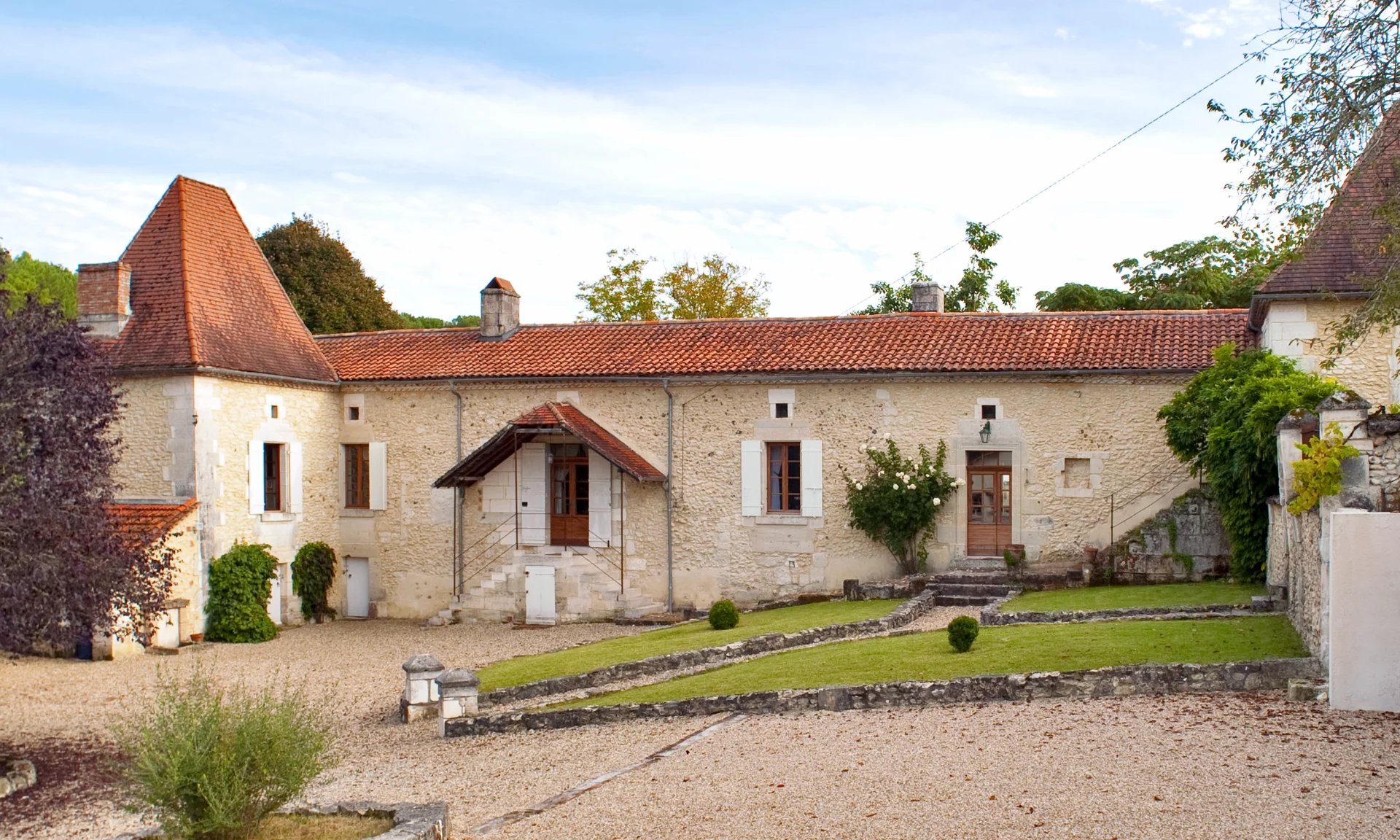 Exceptional 5 bedroom property with beautiful views, Aquitaine – France – BVI73806