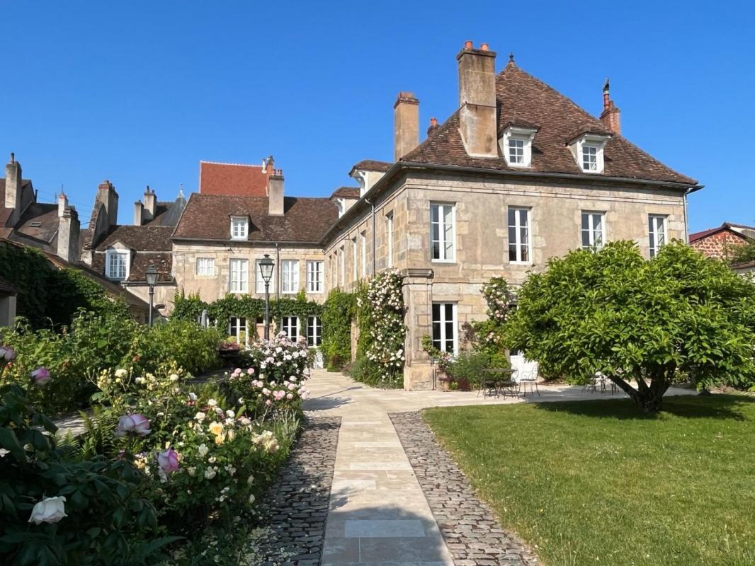 7 bedroom hotel particulier in Autun, Saône-et-Loire, France – 12040369077