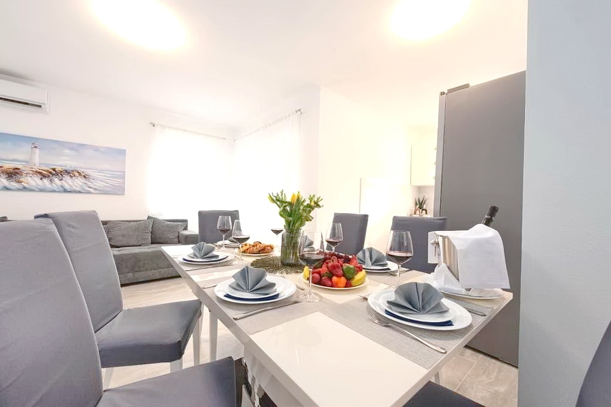 3 bedroom apartment in Dobrinj, Croatia – 103366