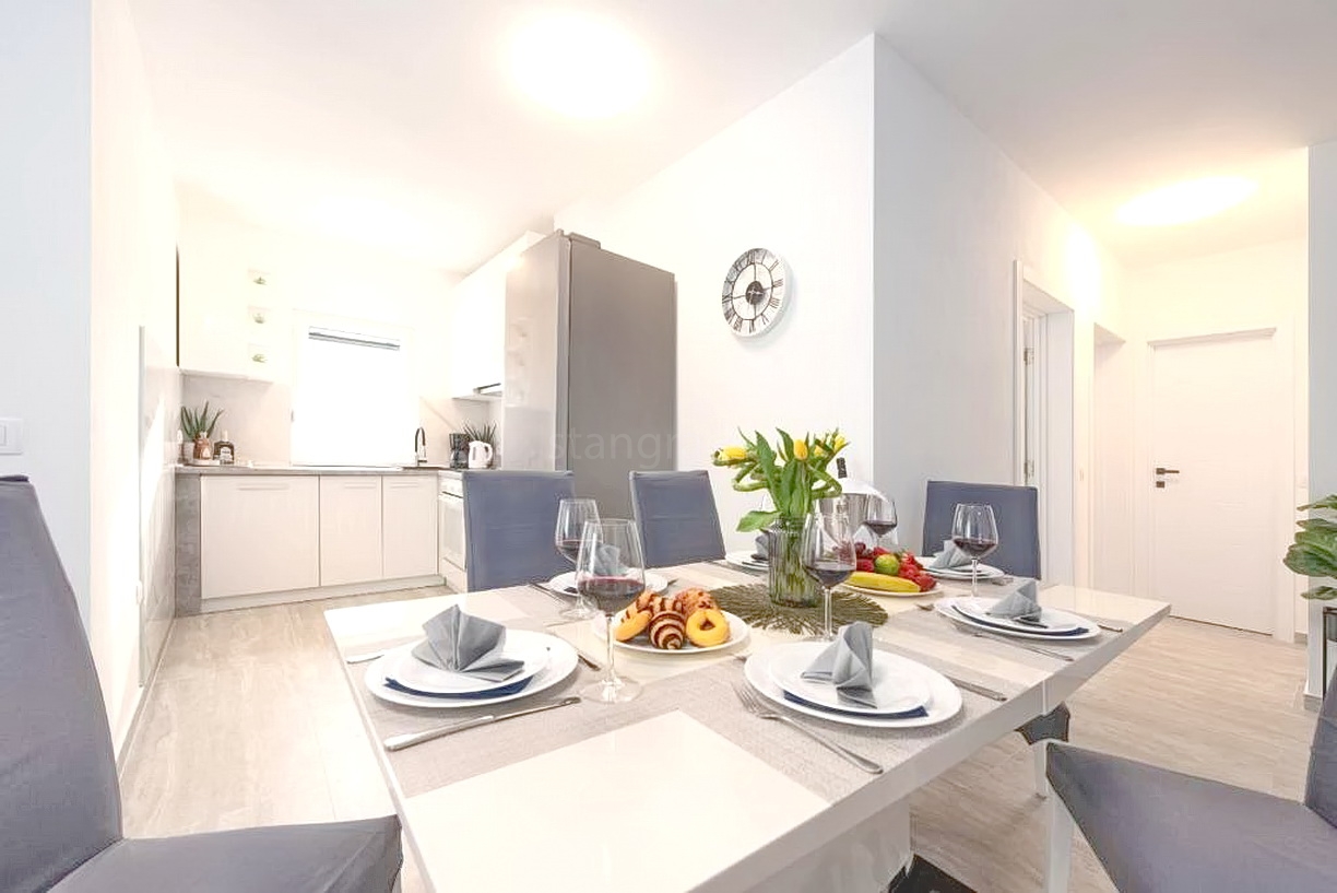 3 bedroom apartment in Dobrinj, Croatia – 103366