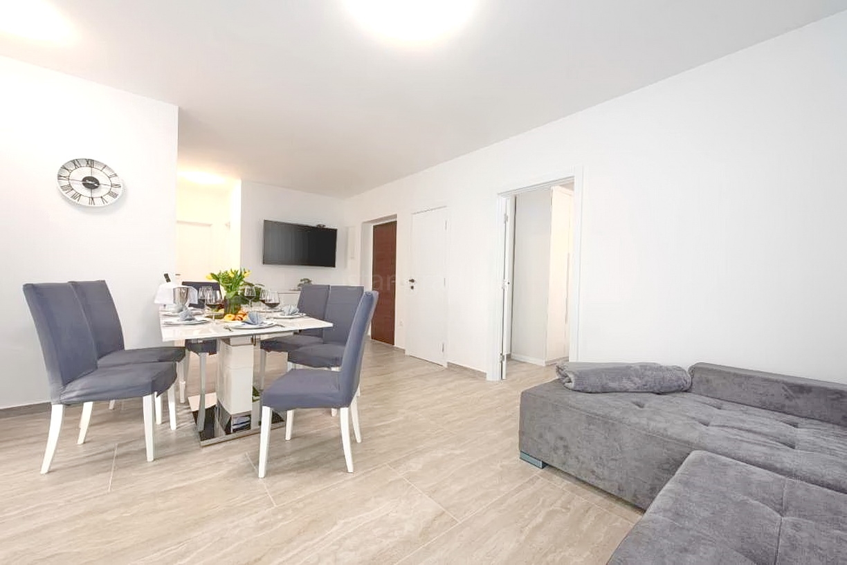 3 bedroom apartment in Dobrinj, Croatia – 103366