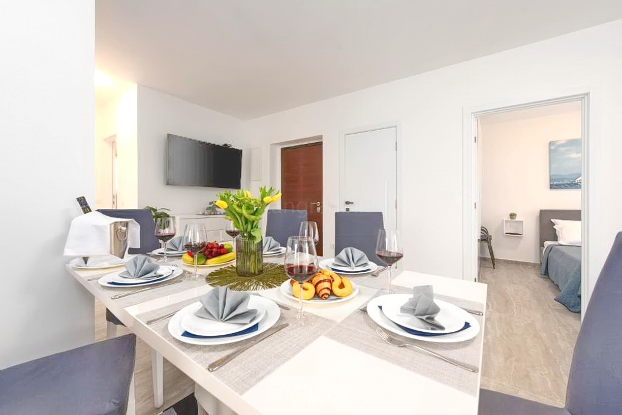 3 bedroom apartment in Dobrinj, Croatia – 103366