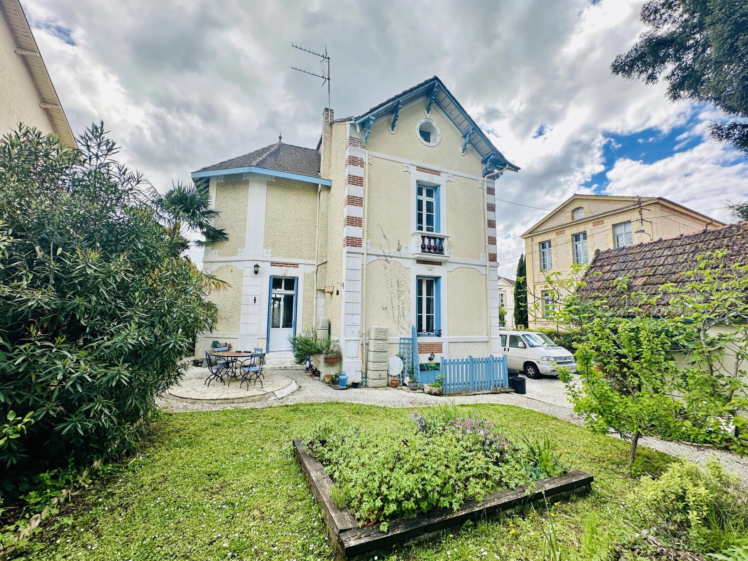 6 bedroom house with garden and garage, Aquitaine – France – BVI75940