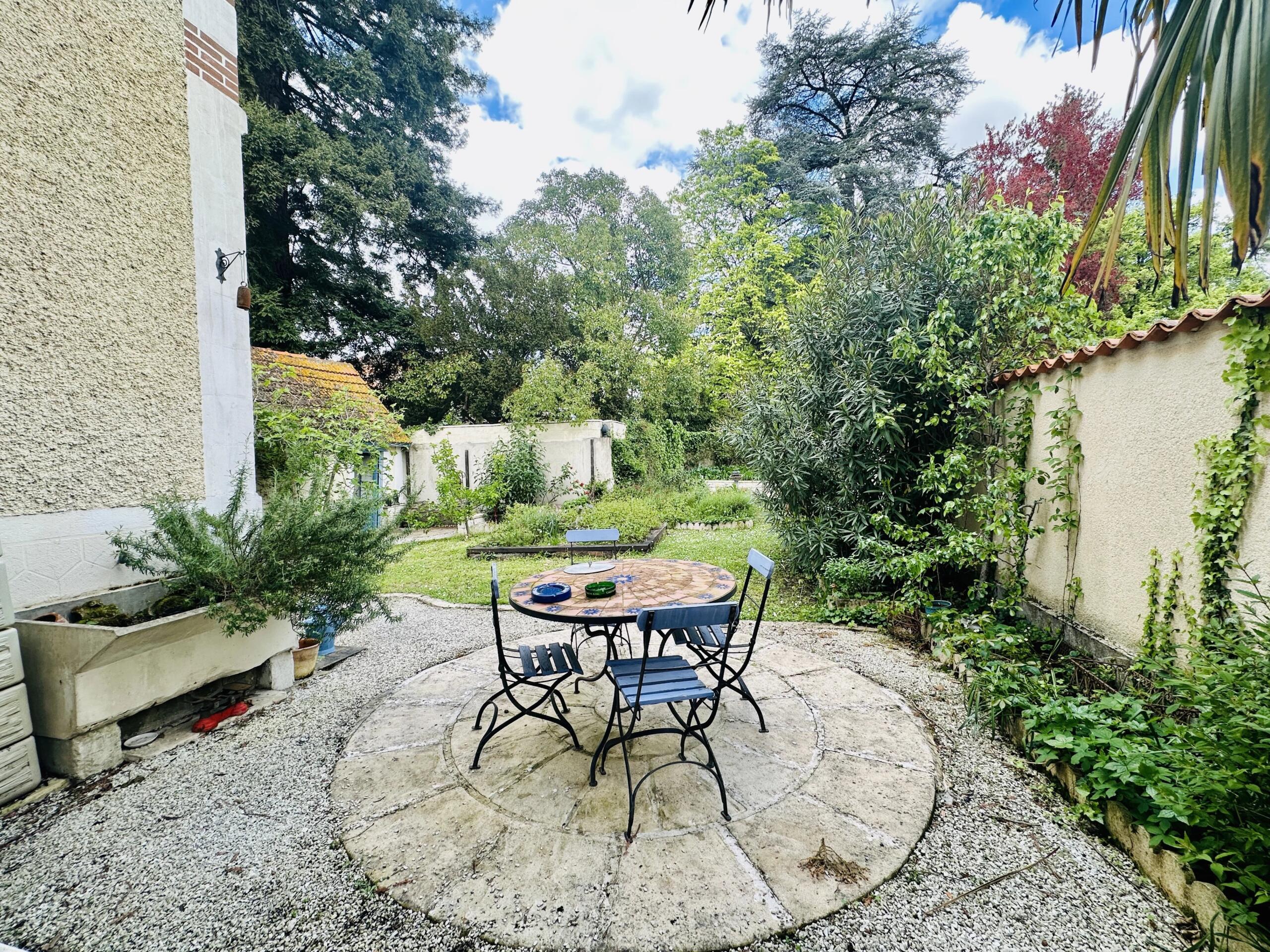 6 bedroom house with garden and garage, Aquitaine – France – BVI75940