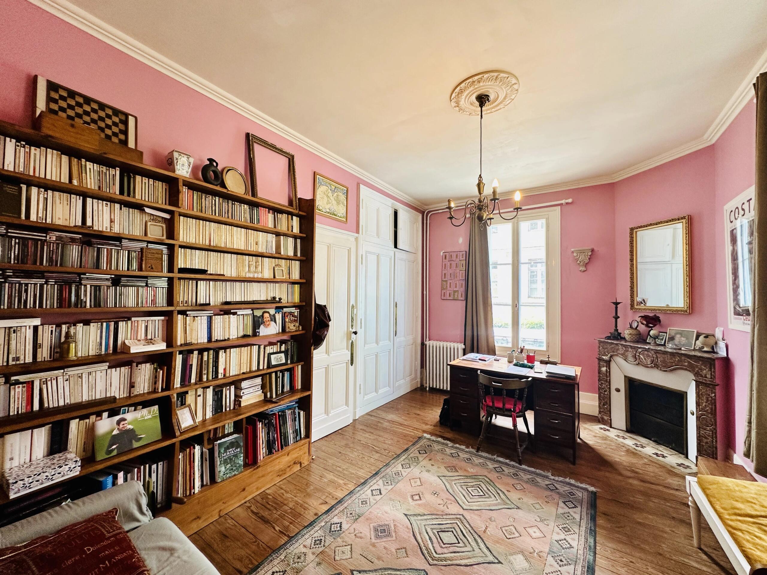 6 bedroom house with garden and garage, Aquitaine – France – BVI75940