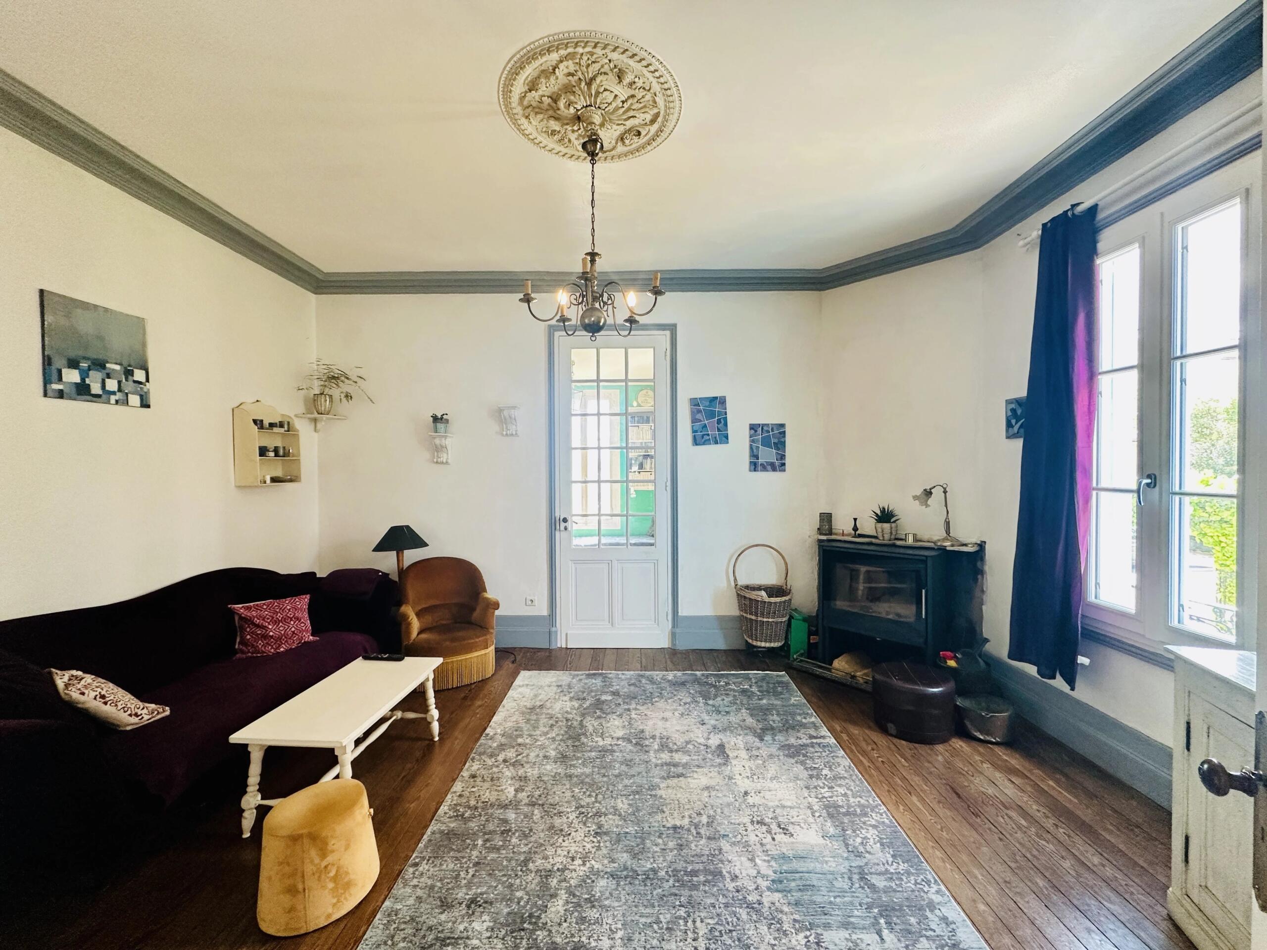 6 bedroom house with garden and garage, Aquitaine – France – BVI75940