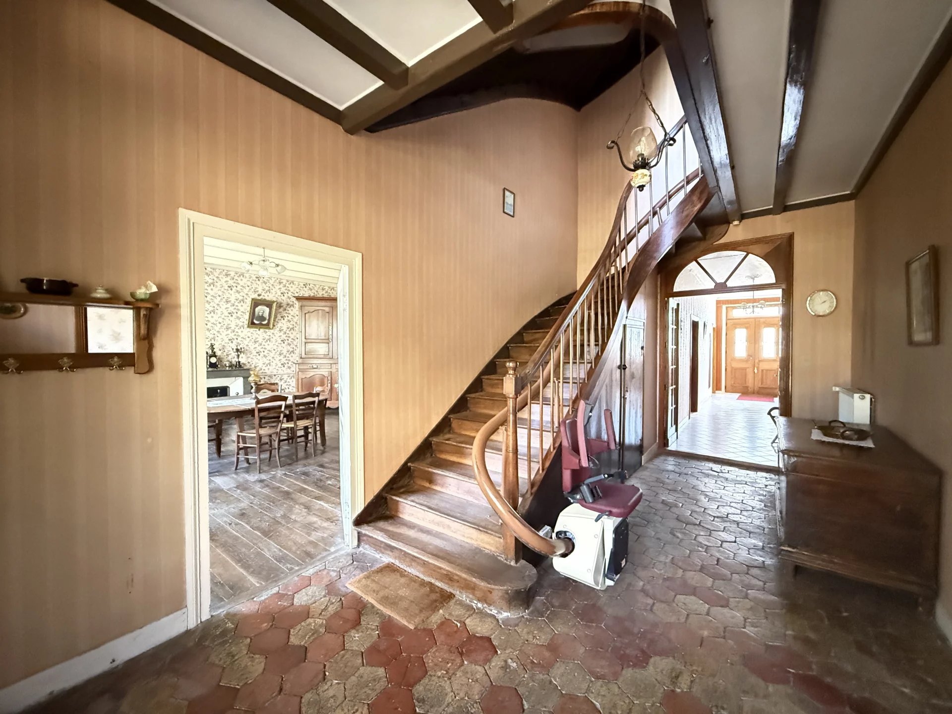 Beautiful 18th century manor house with 6 bedrooms, Poitou-Charentes – France – BVI80826