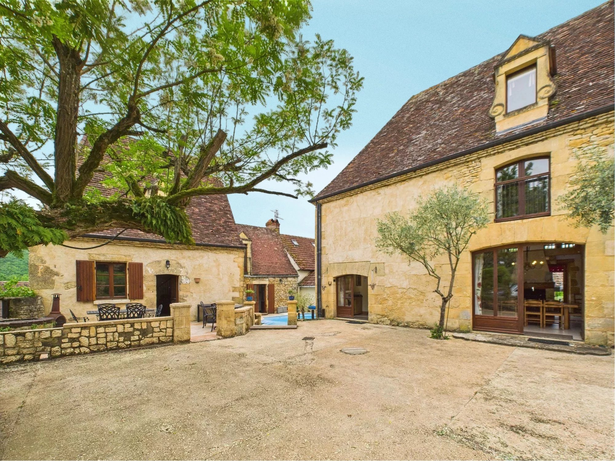 A picturesque ensemble of properties nestled in the heart of the Périgord Noir, Aquitaine – France – BVI77715