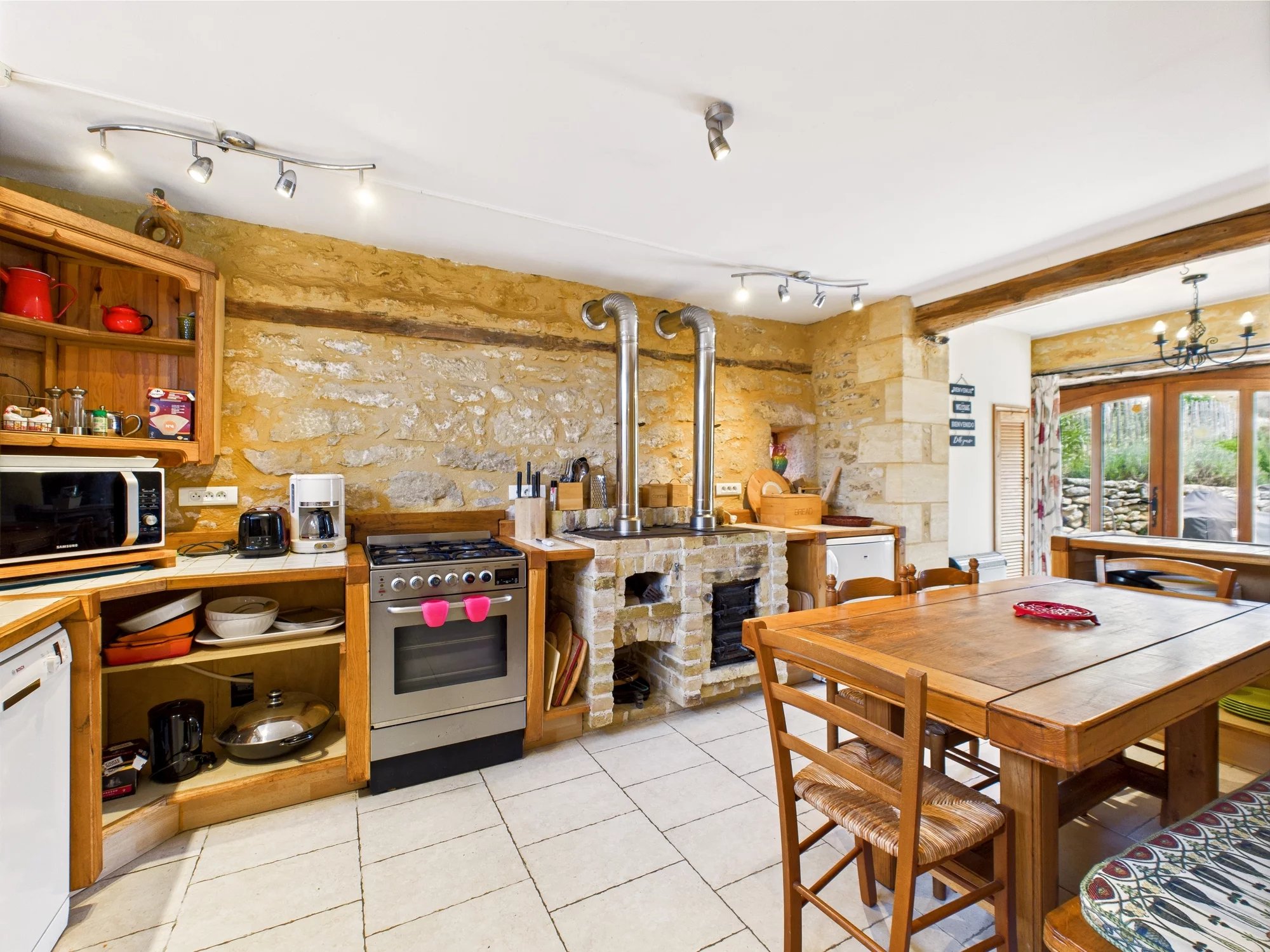 A picturesque ensemble of properties nestled in the heart of the Périgord Noir, Aquitaine – France – BVI77715