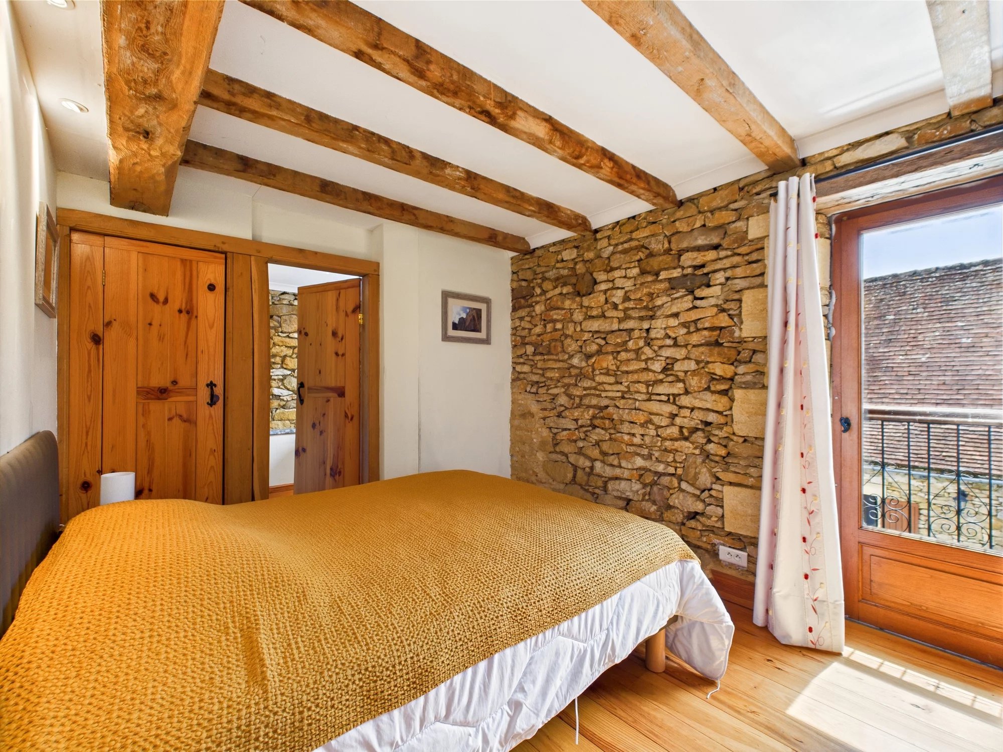 A picturesque ensemble of properties nestled in the heart of the Périgord Noir, Aquitaine – France – BVI77715