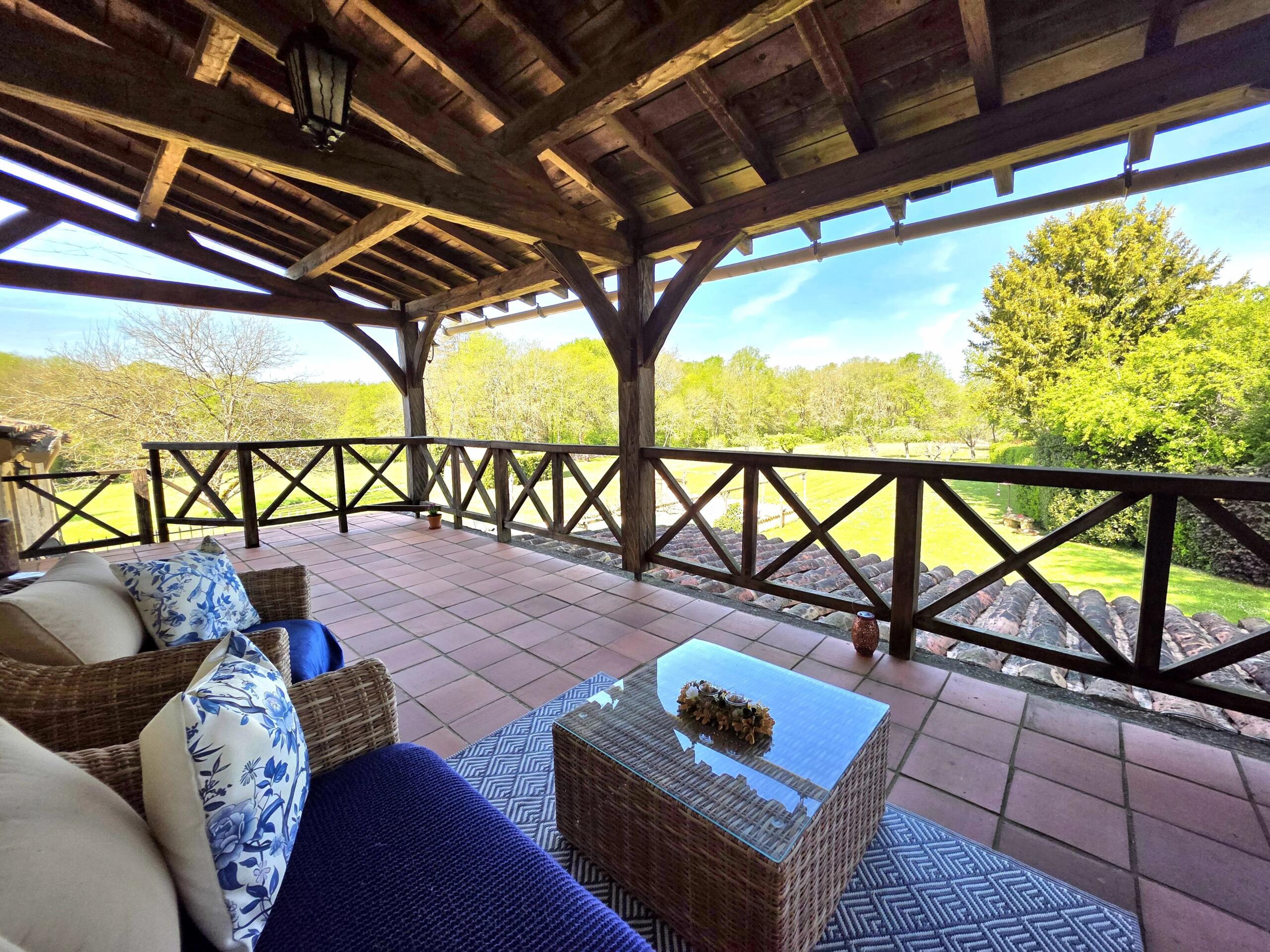 Beautiful stone house set in rolling countryside location, Aquitaine – France – BVI74508