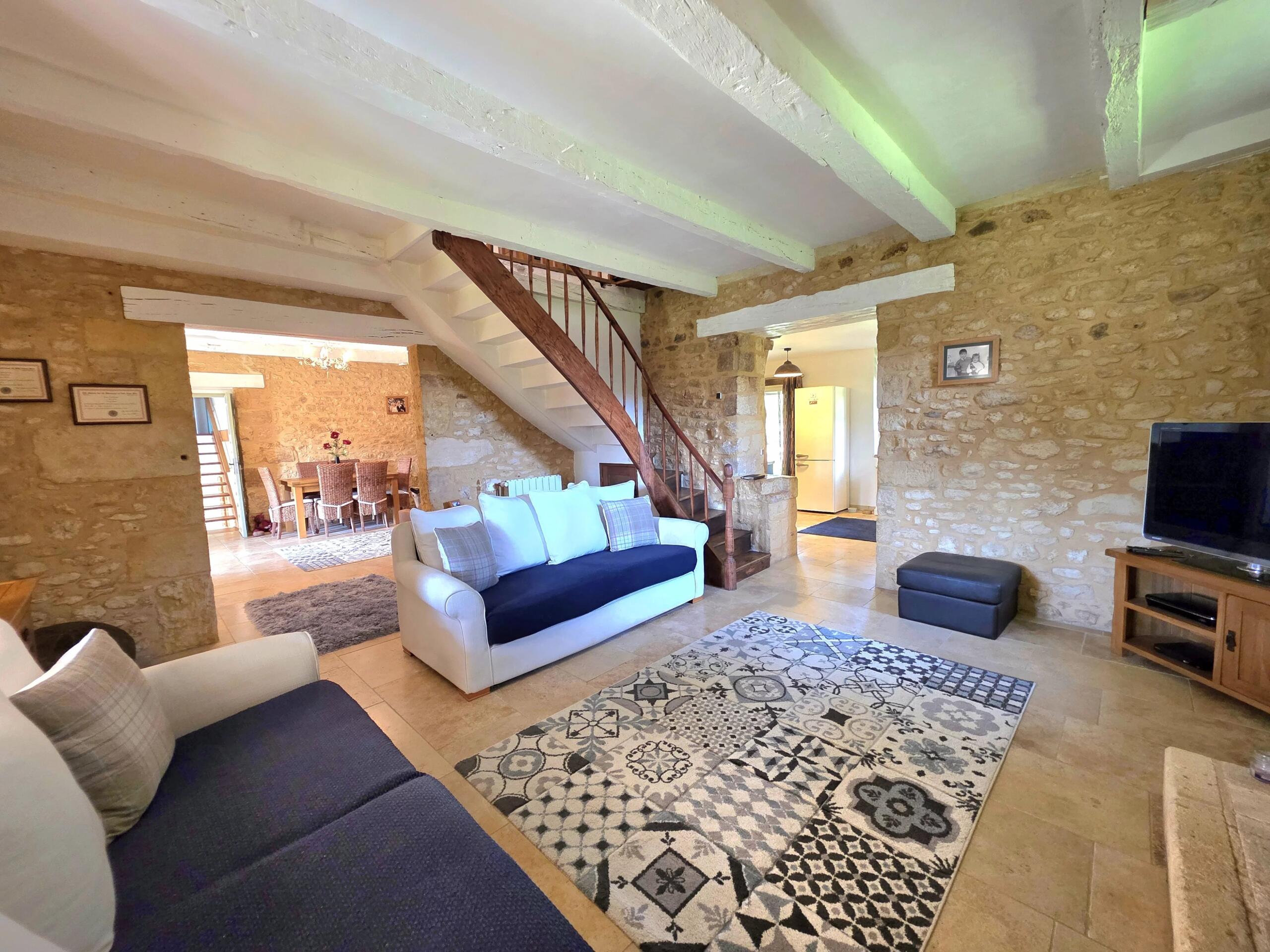 Beautiful stone house set in rolling countryside location, Aquitaine – France – BVI74508