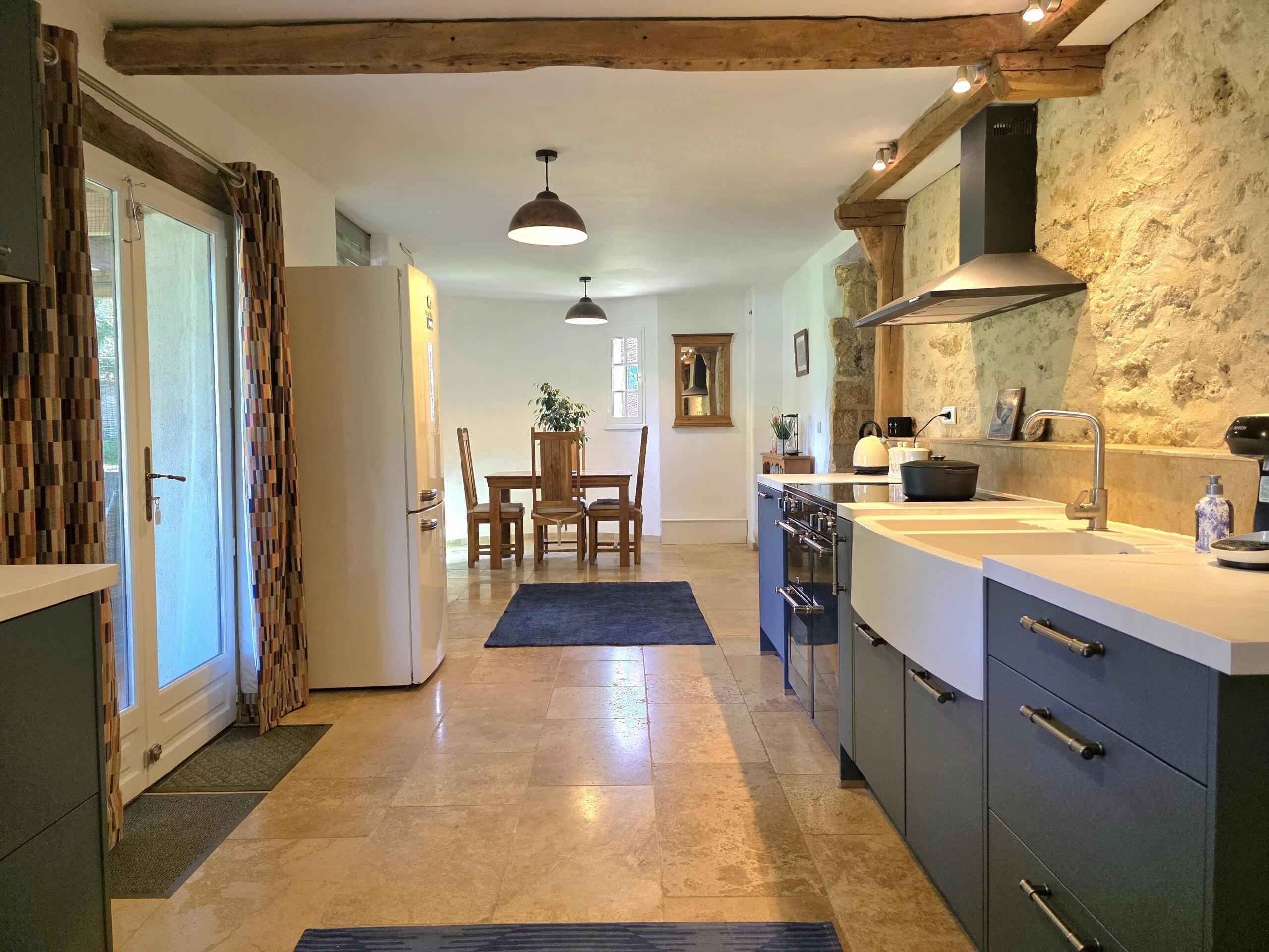 Beautiful stone house set in rolling countryside location, Aquitaine – France – BVI74508