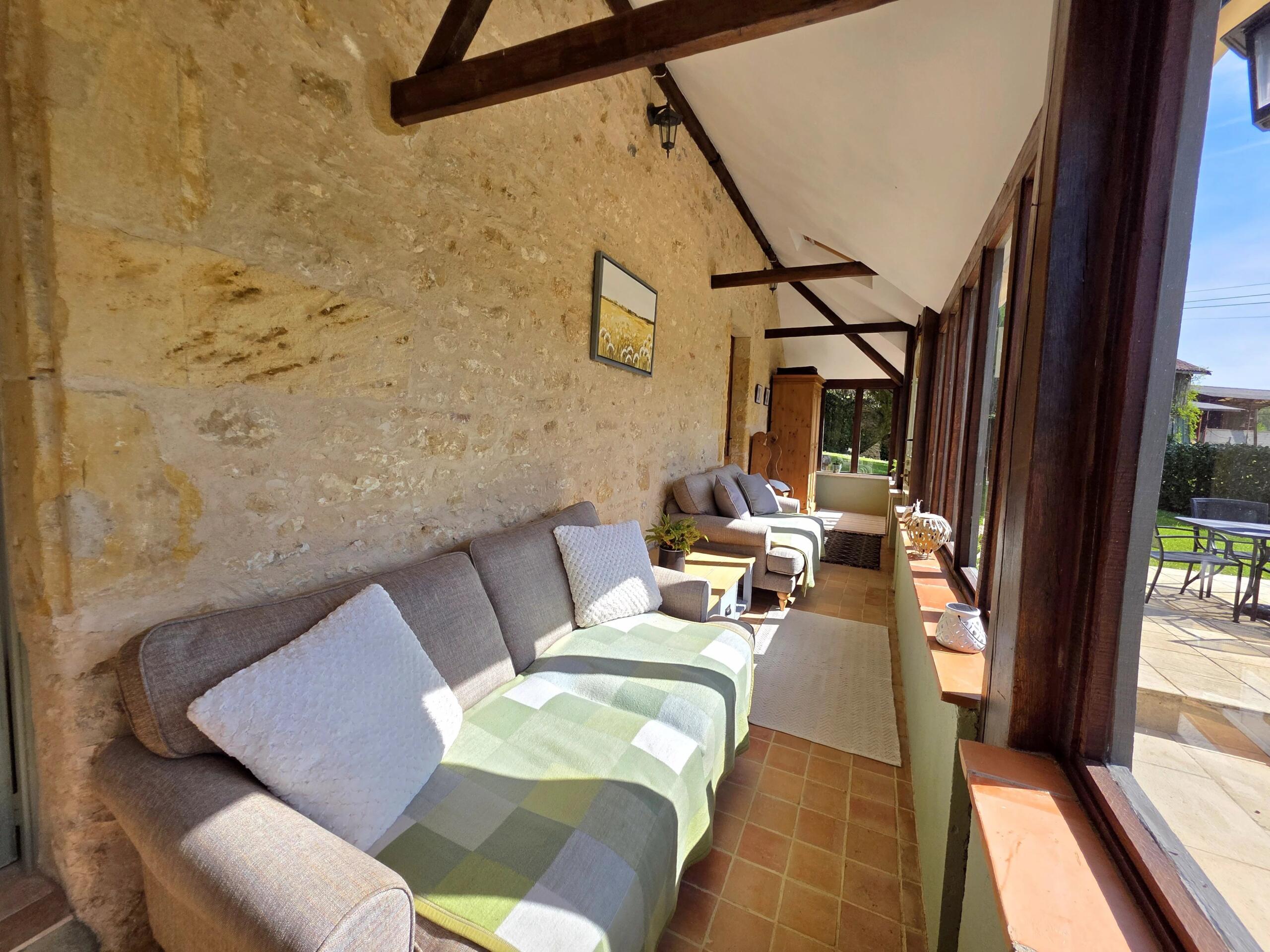 Beautiful stone house set in rolling countryside location, Aquitaine – France – BVI74508