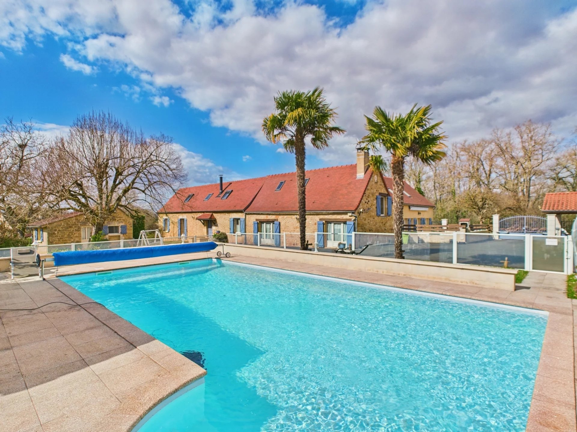 5 bedroom home with 3 gites close to a popular medieval town, Midi-Pyrénées – France – BVI79170