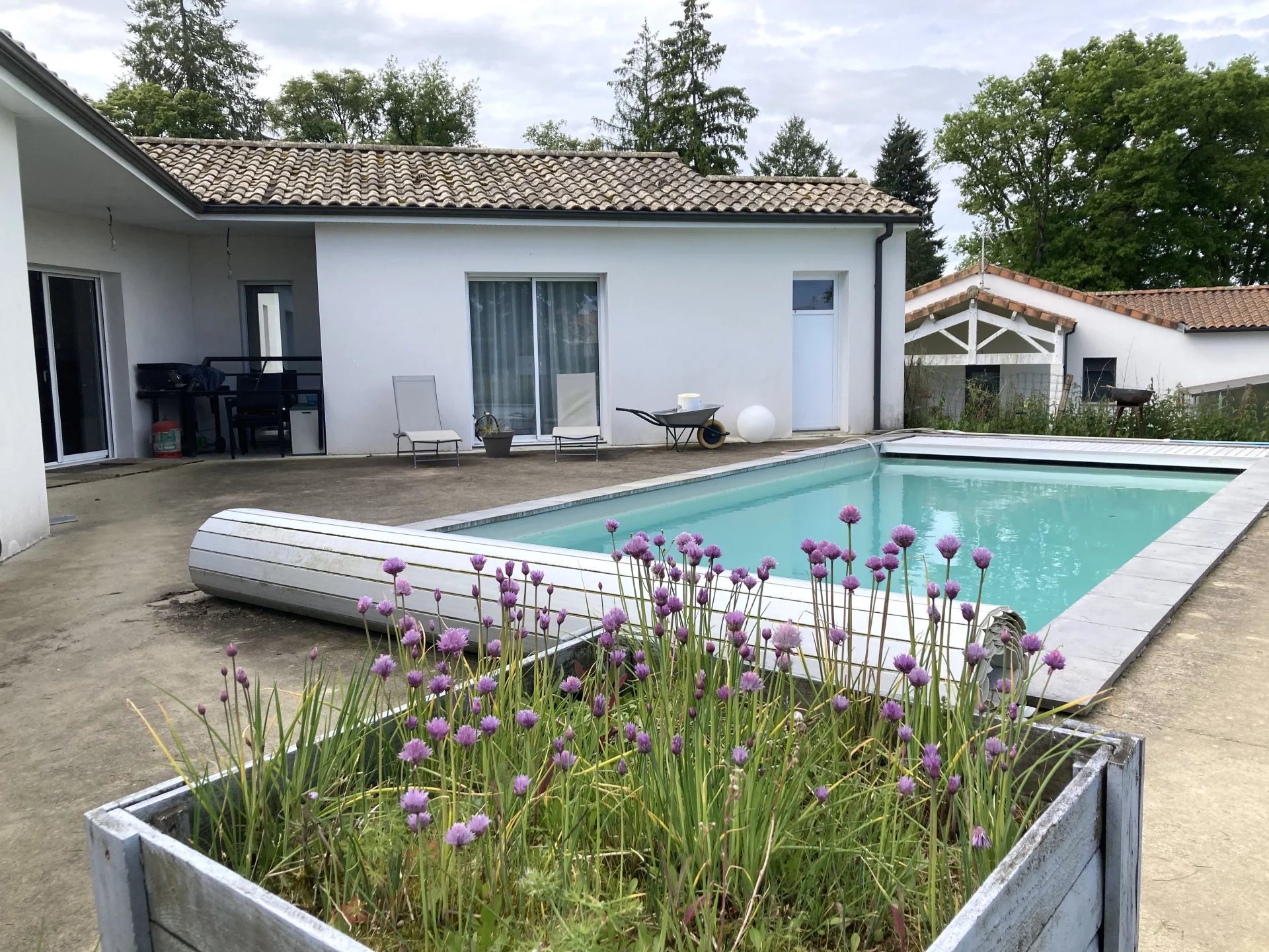Lovely 5-bedroom house with pool, Poitou-Charentes – France – BVI78878