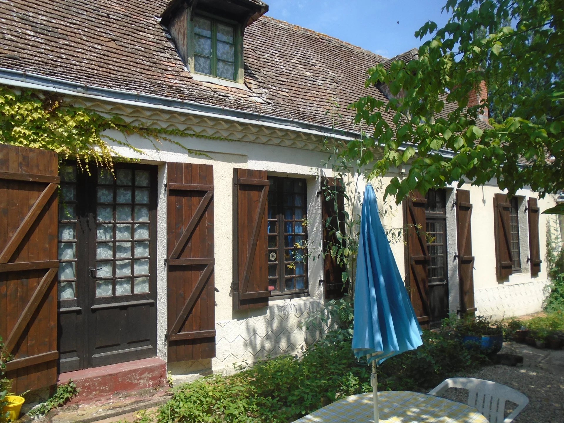 Charming Property to Refresh or Renovate located between Périgueux and Libourne – Ideal for a Family Home or Gîte Business, Aquitaine – France – BVI65769