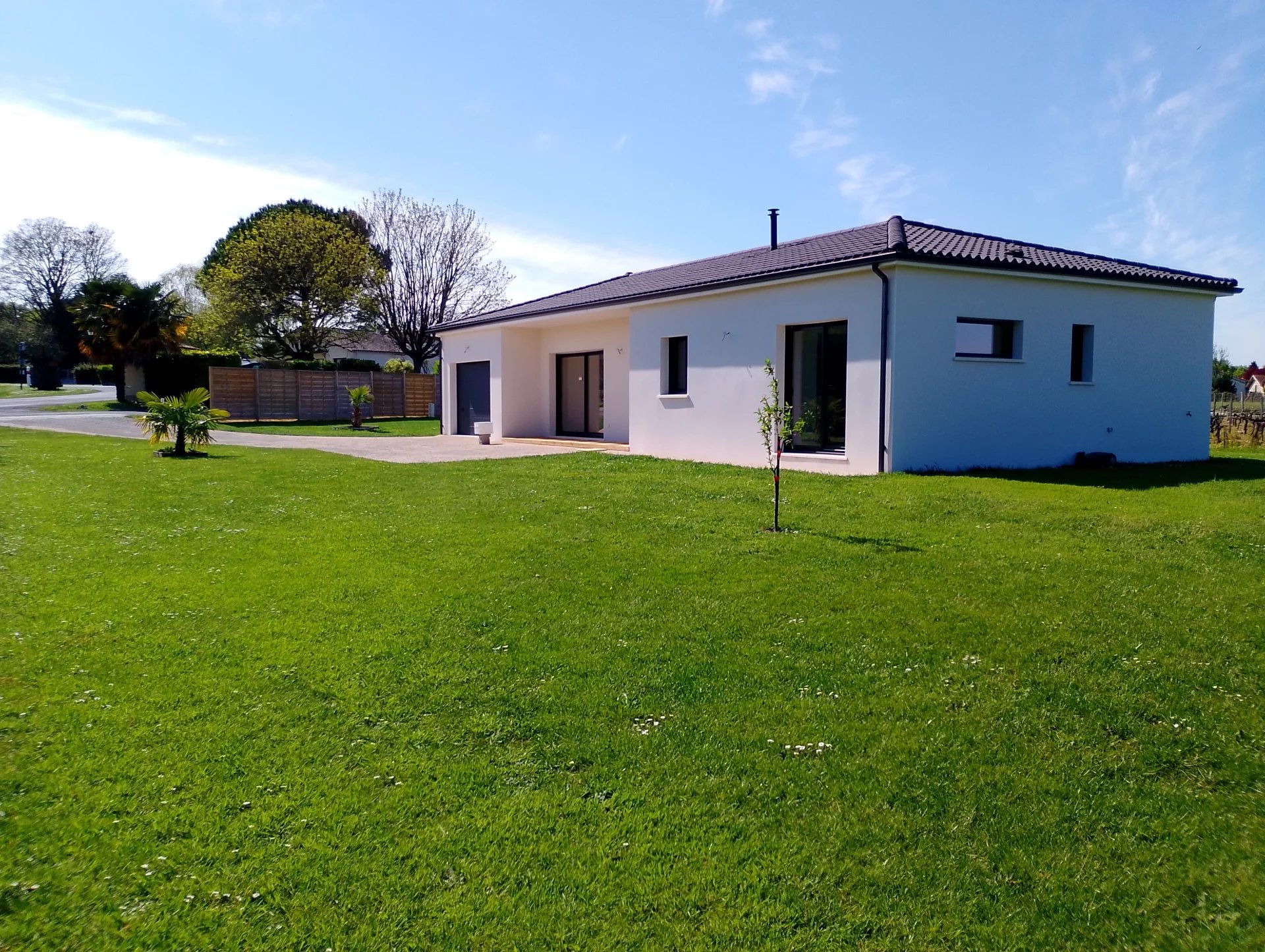 Single-storey house completed in 2022 near Jonzac, Poitou-Charentes – France – BVI78374