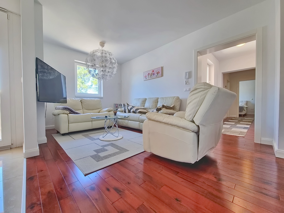 3 bedroom apartment in Malinska-Dubašnica, Croatia – 103343