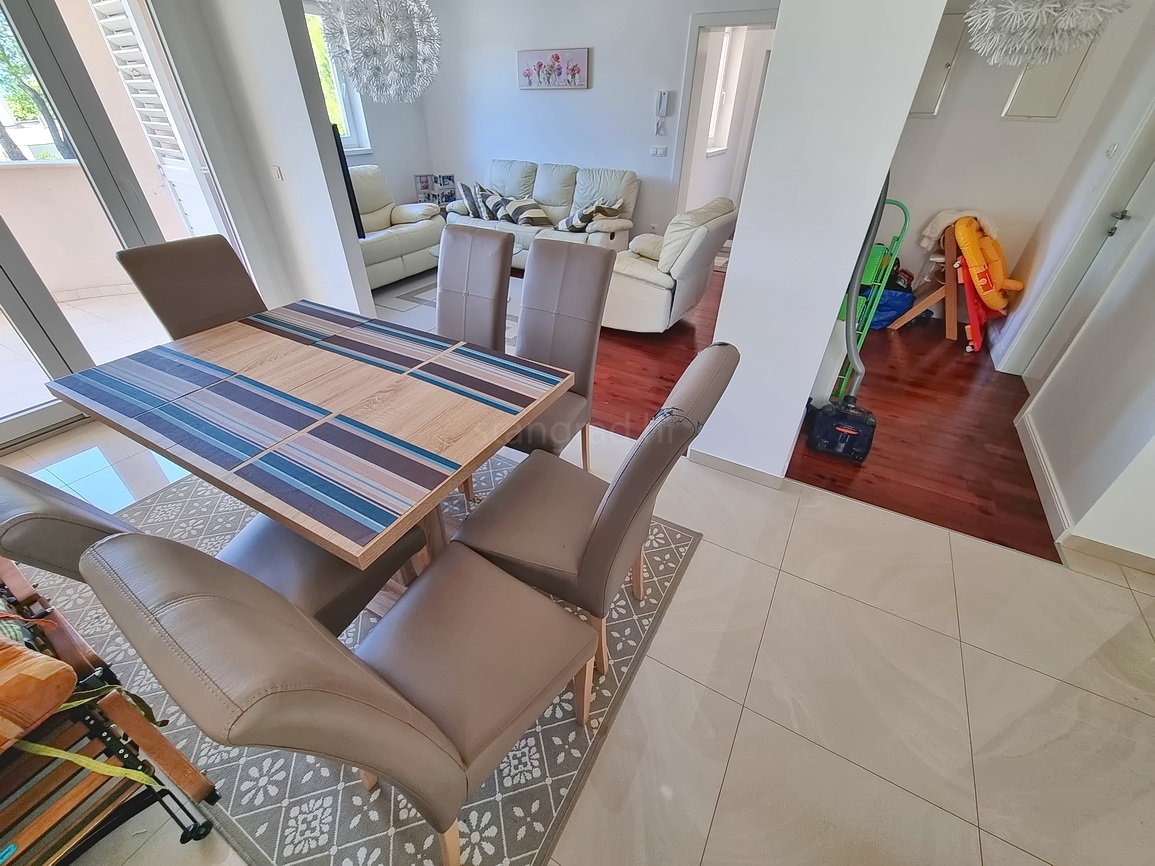 3 bedroom apartment in Malinska-Dubašnica, Croatia – 103343