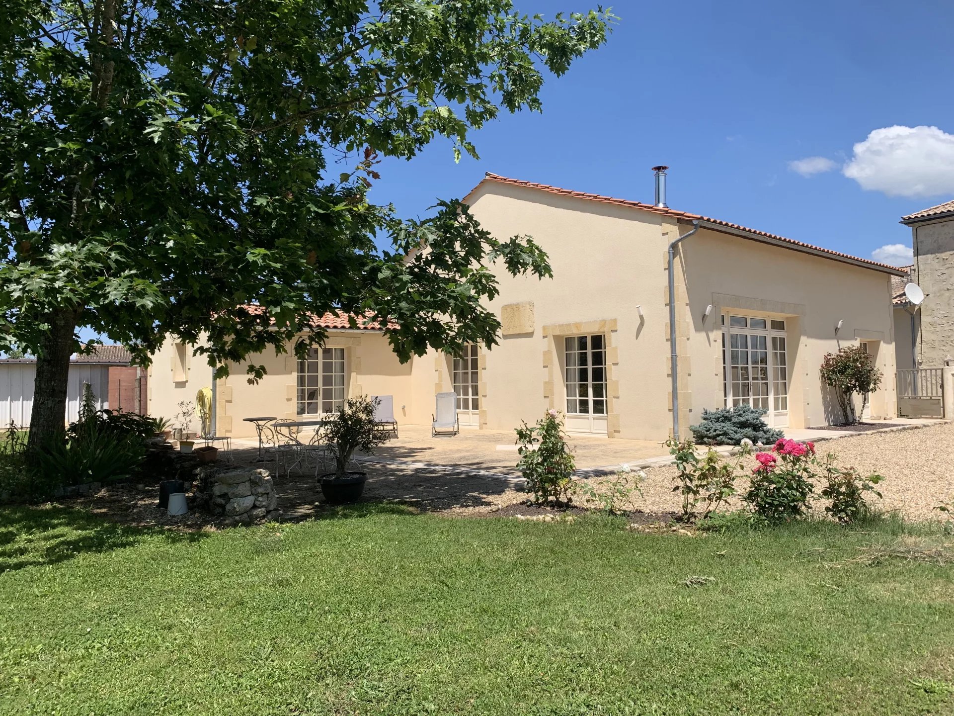 Turnkey 4-bedroom stone house in a quiet location, Aquitaine – France – BVI75548