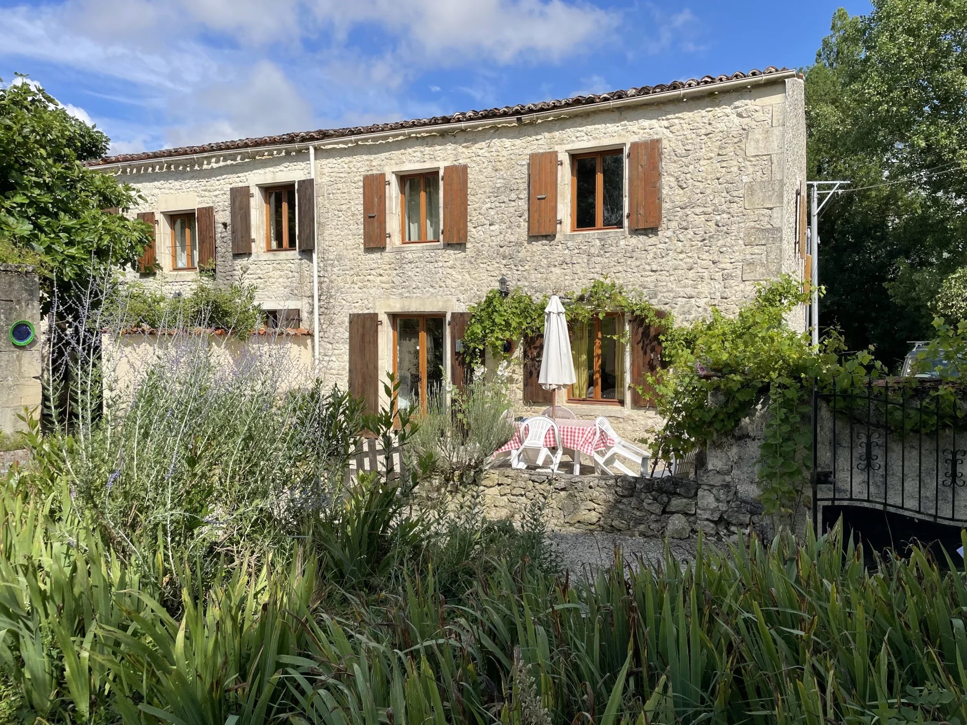 Wonderful gîte complex with owner’s house, Poitou-Charentes – France – BVI77931