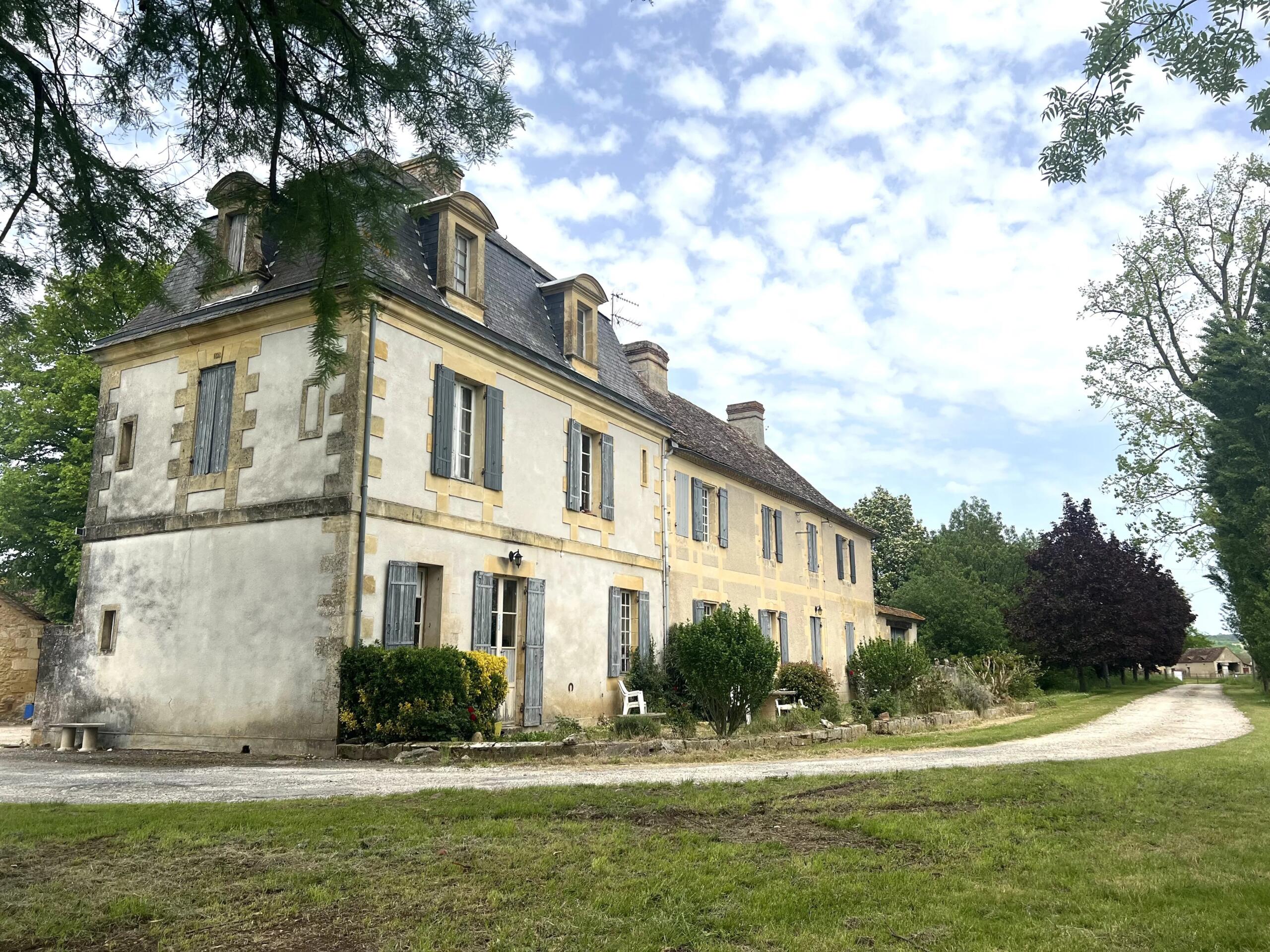 Peaceful farm and Chateau in Bergerac, Aquitaine – France – BVI79600