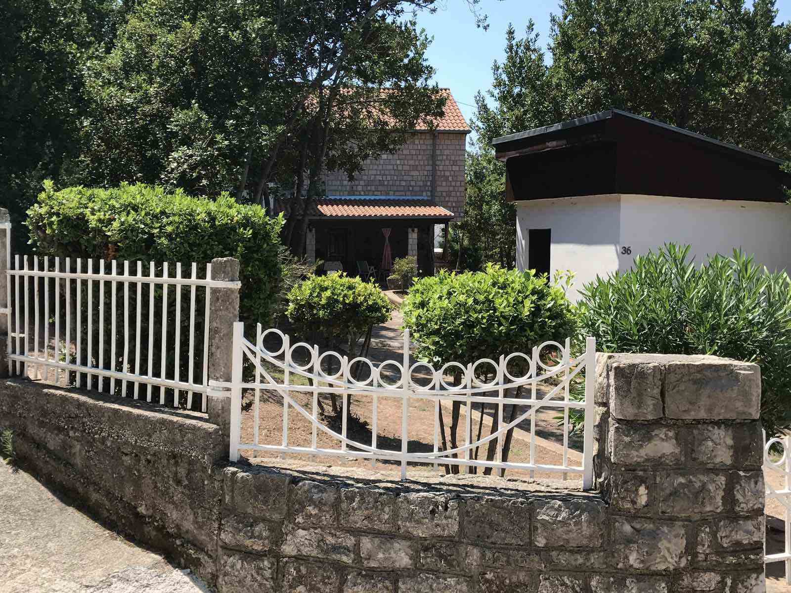 5 bedroom House in Sutomore, Montenegro – CMM52843