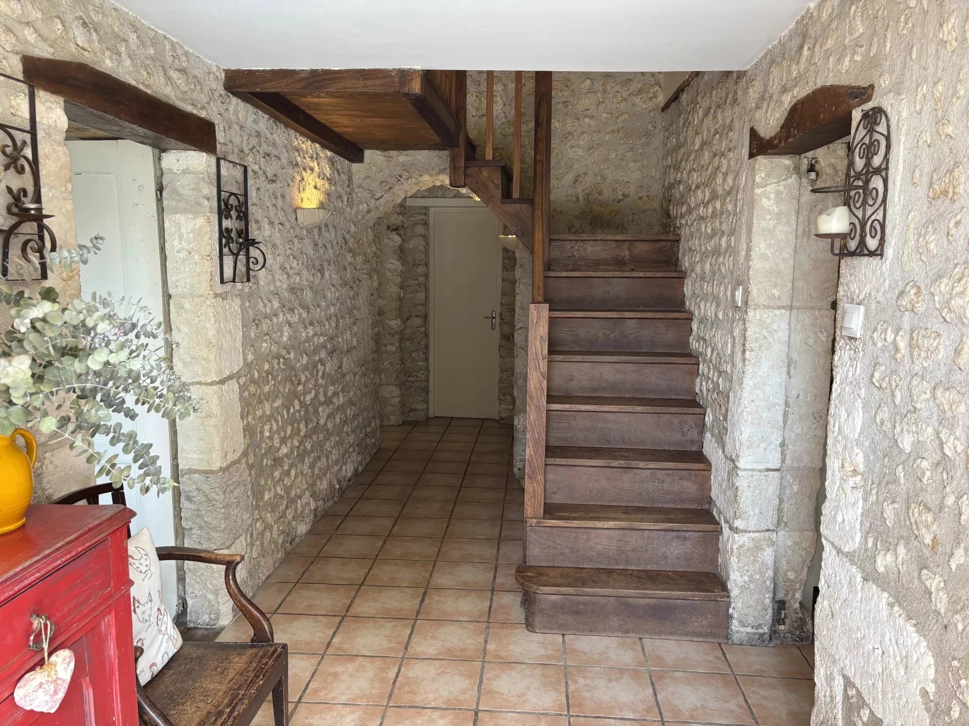 Lovely traditional stone house with two separate guest houses, Poitou-Charentes – France – BVI80823