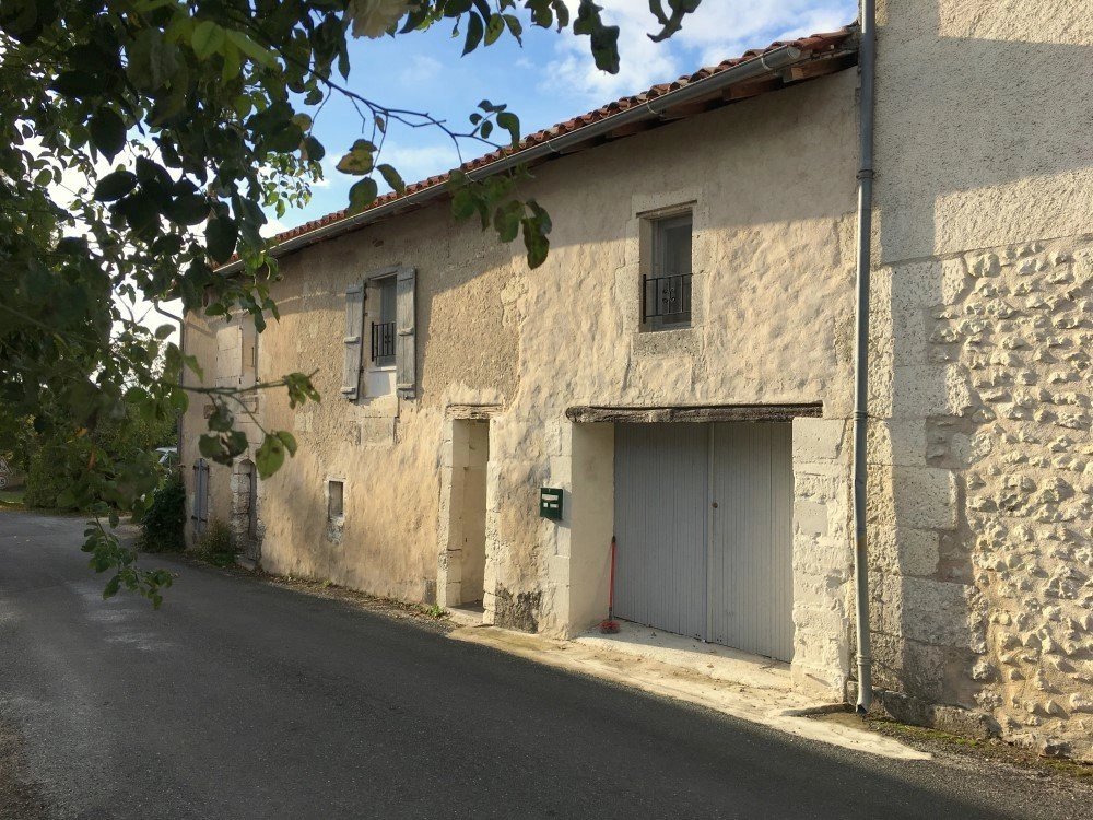 Fully renovated village home with manageable gardens, Aquitaine – France – BVI72267