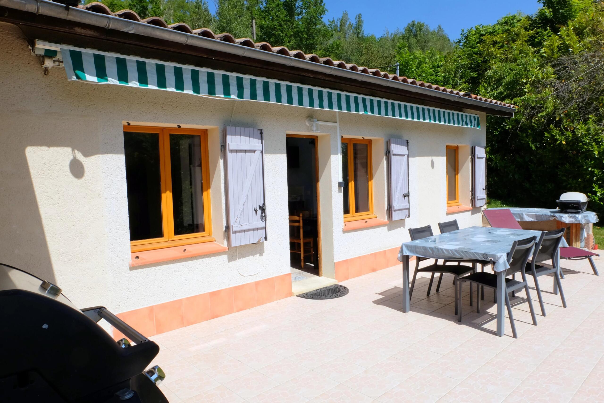 Gorgeous riverside property with pool, Aquitaine – France – BVI80953