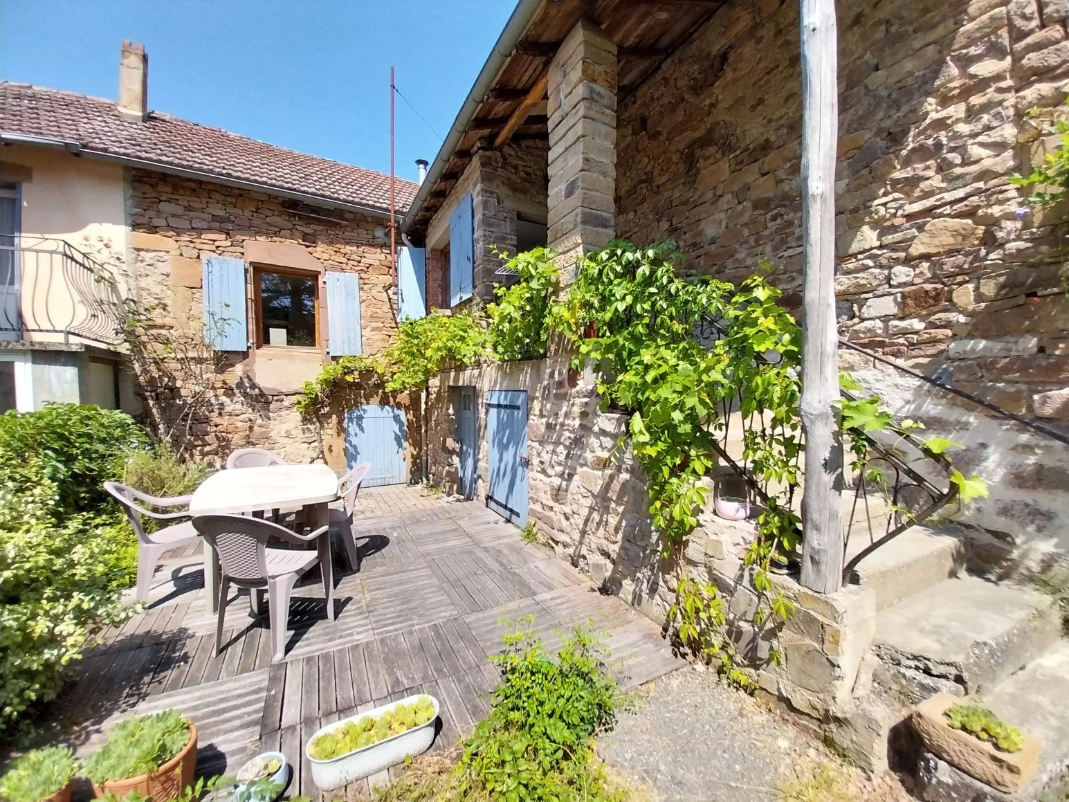 2/3 bedroom Village home with Terrace, Midi-Pyrénées – France – BVI71680