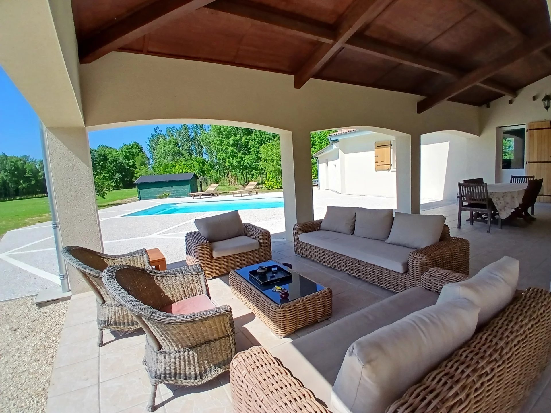 Impressive 5 bedroom villa with pool, beautiful grounds and income potential, Poitou-Charentes – France – BVI81014