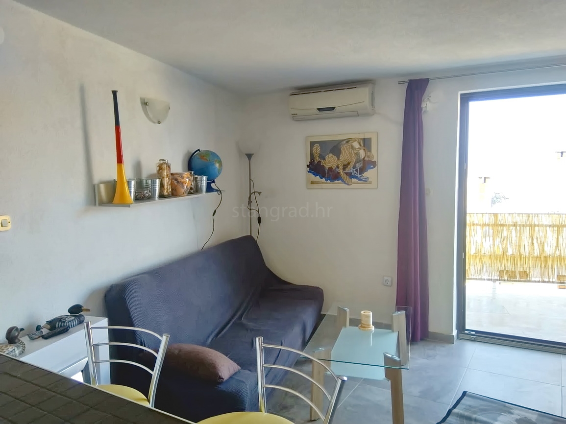 2 bedroom apartment in Malinska-Dubašnica, Croatia – 103383