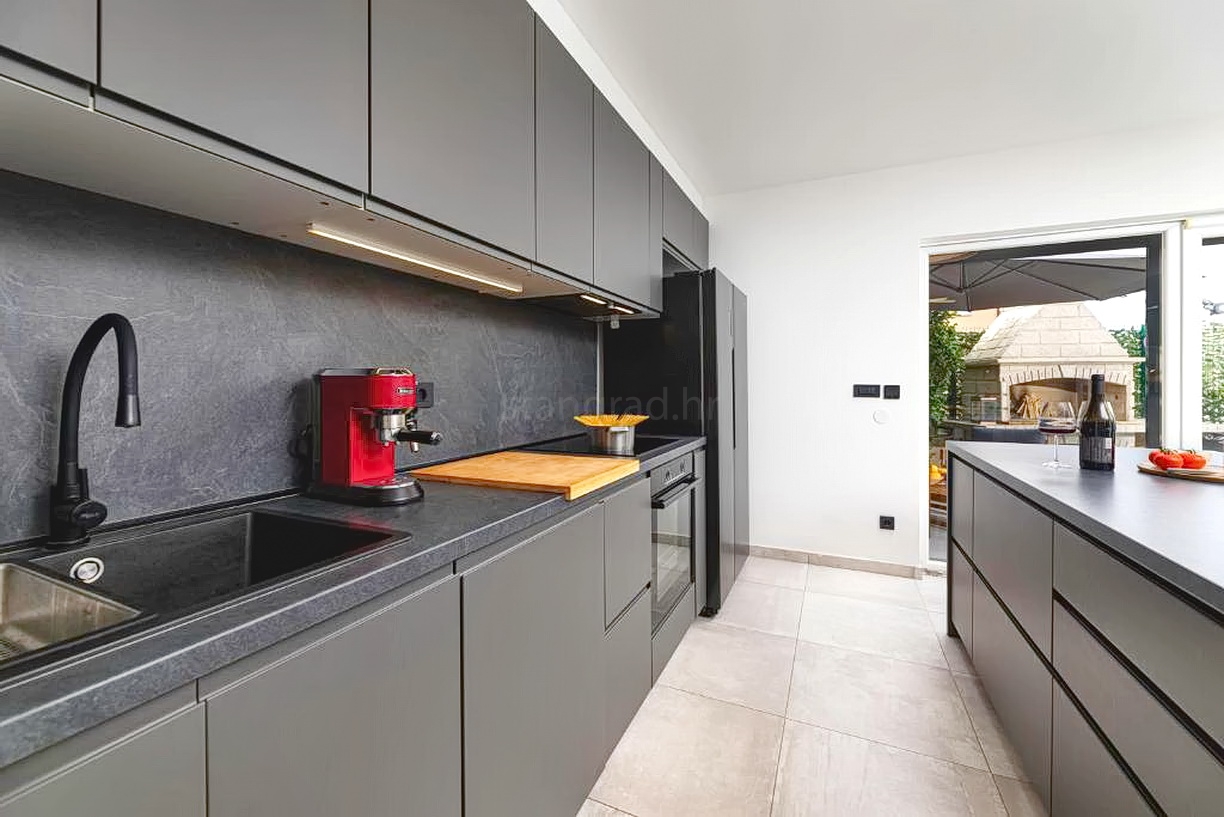 2 bedroom apartment in Malinska-Dubašnica, Croatia – 103380