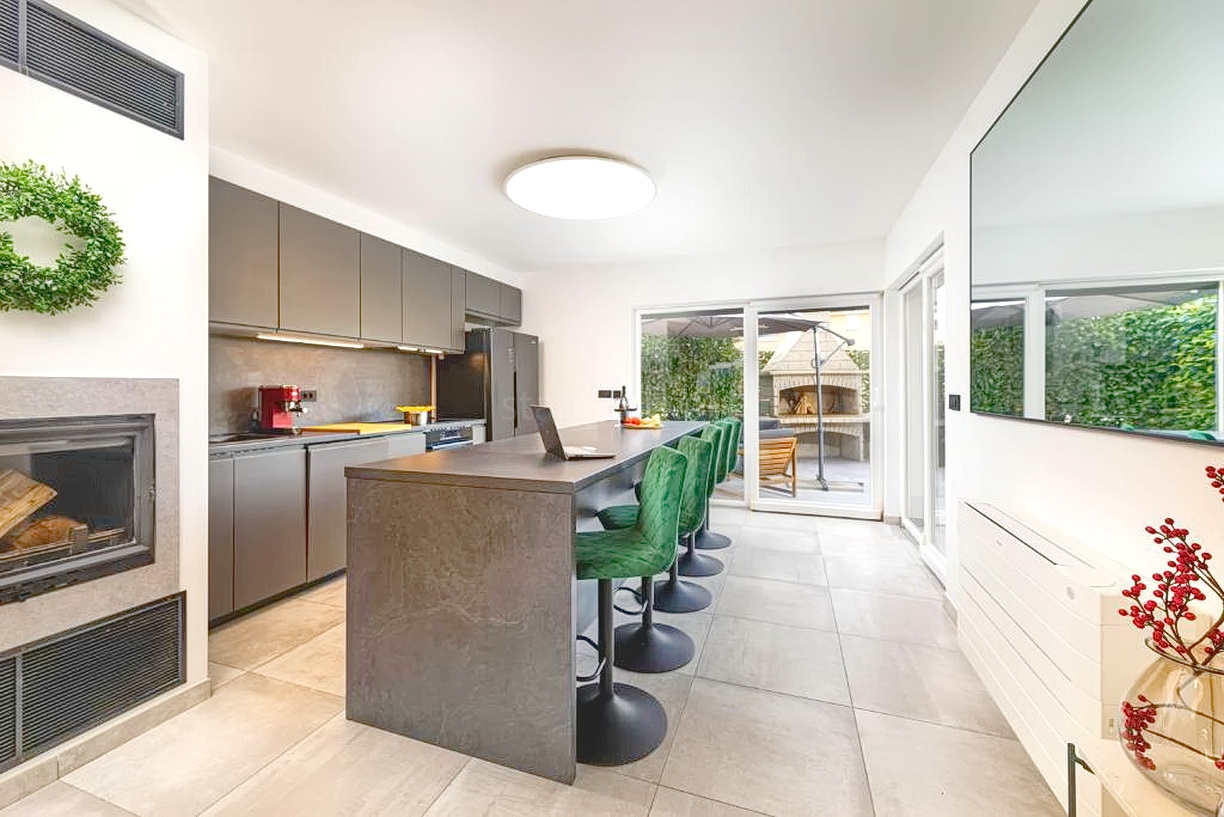 2 bedroom apartment in Malinska-Dubašnica, Croatia – 103380