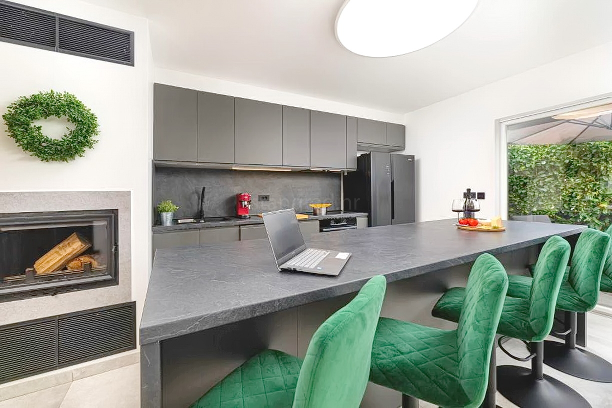 2 bedroom apartment in Malinska-Dubašnica, Croatia – 103380