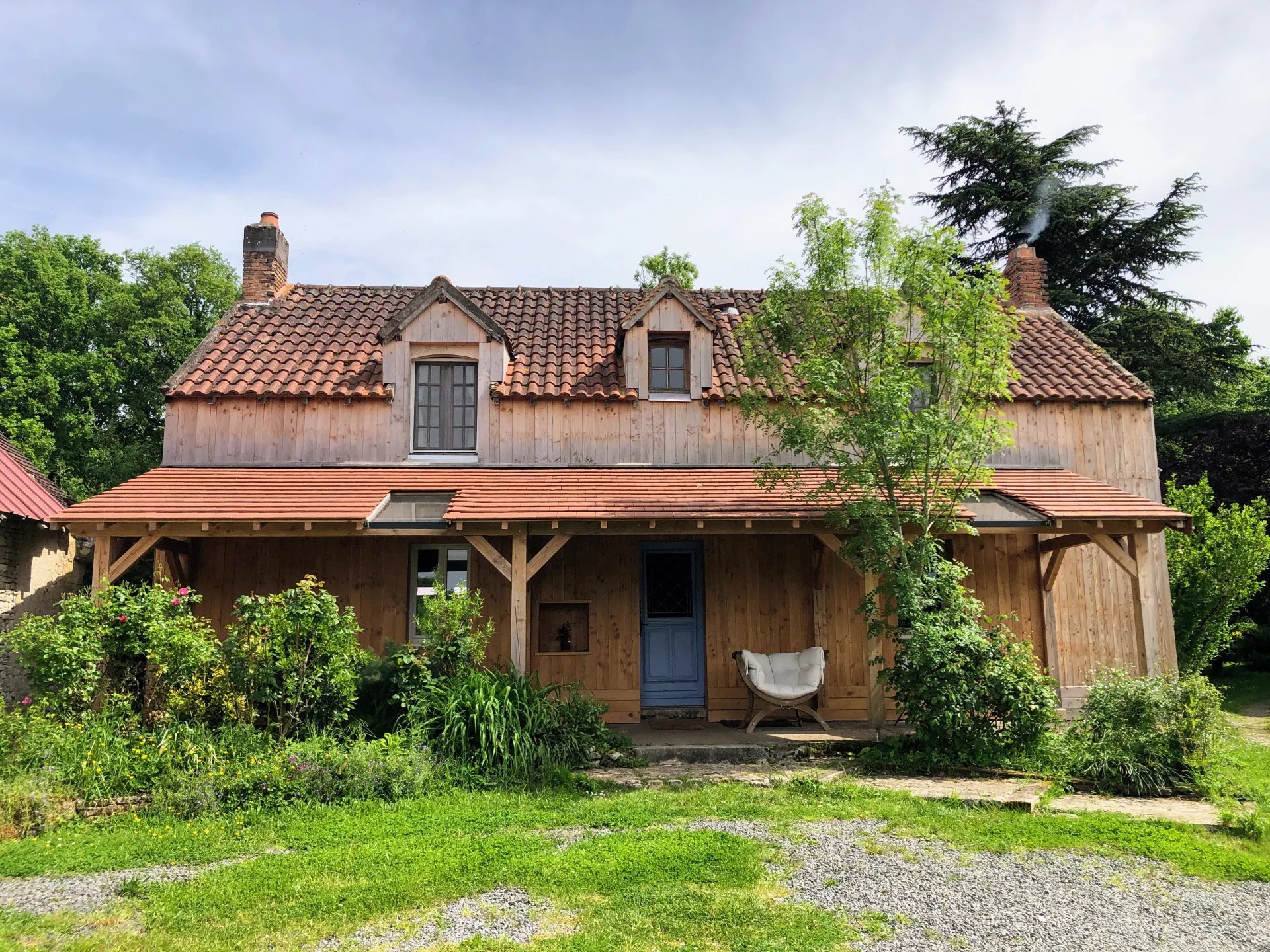 Charming Countryside Retreat with Spacious Equestrian Facilities and Tranquil surroundings, Poitou-Charentes – France – BVI80192