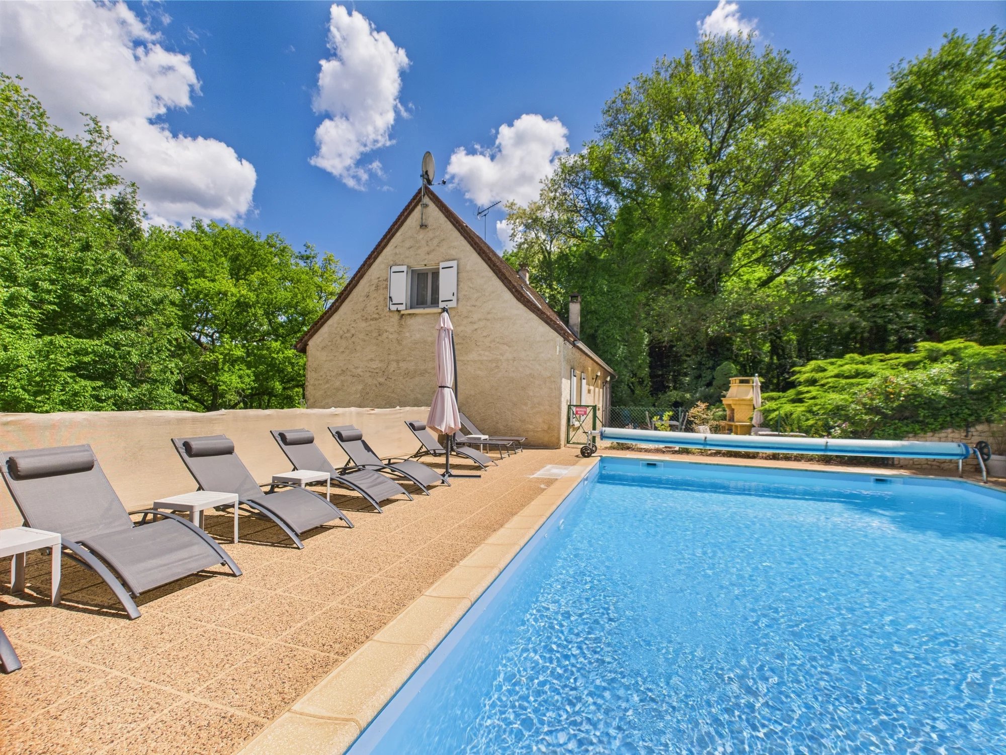 A great business opportunity located on the road into Sarlat-la-Canéda, Aquitaine – France – BVI79545