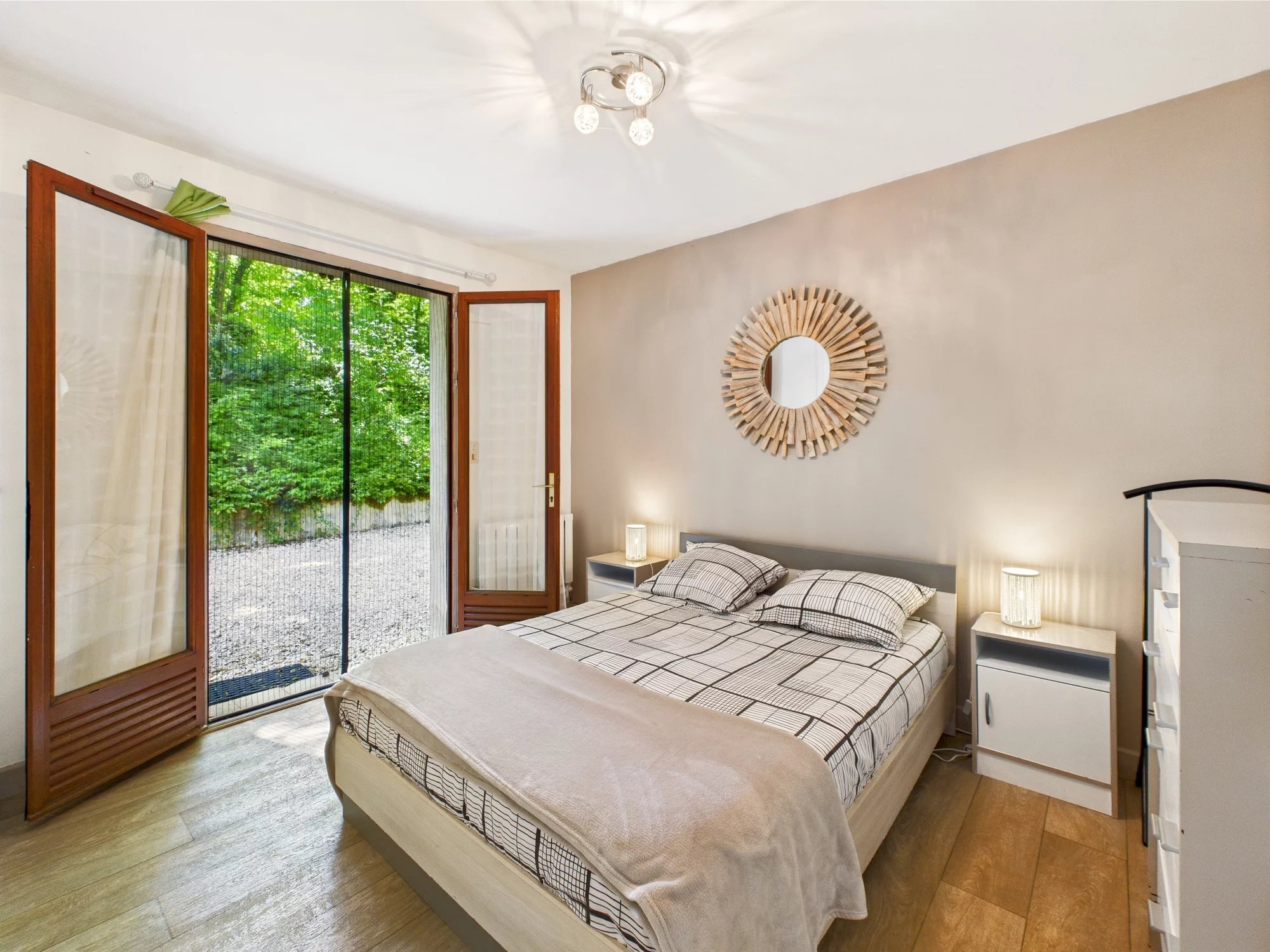 A great business opportunity located on the road into Sarlat-la-Canéda, Aquitaine – France – BVI79545