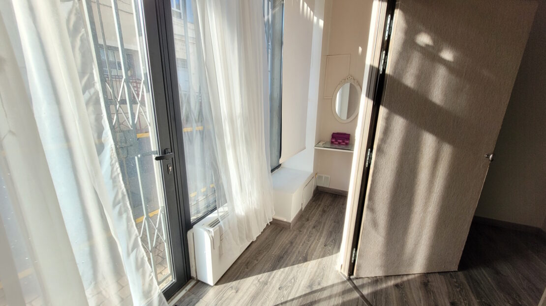 Commercial in Saint Genies De Fontedit, Herault, France – sm35000e