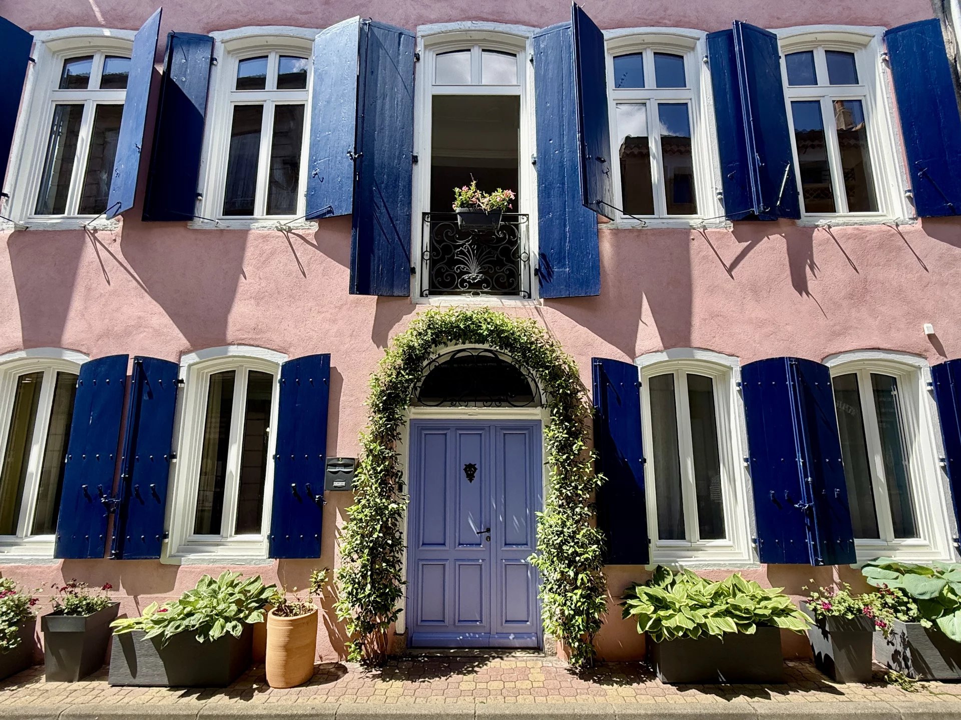 Stylish townhouse with cathedral like interiors, Languedoc-Roussillon – France – BVI80386