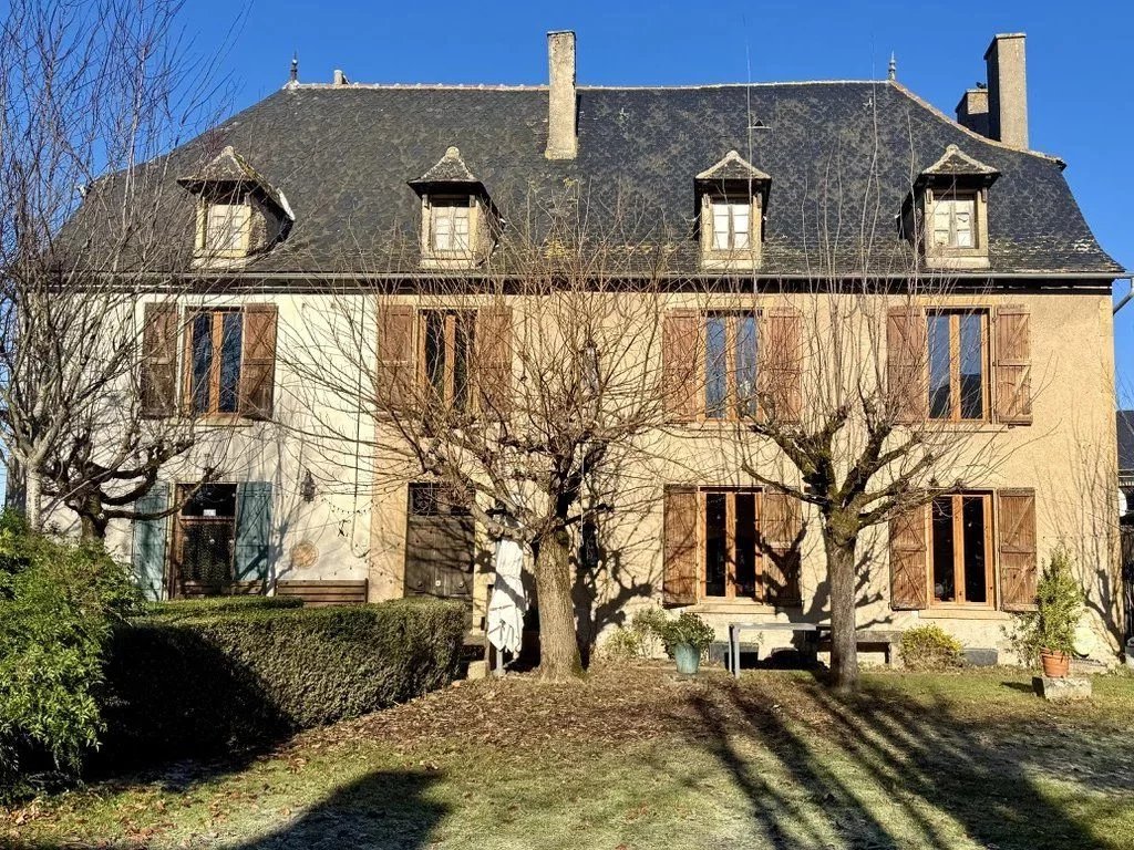 Elegant Period Town Property with Character in the Heart of Aveyron, Midi-Pyrénées – France – BVI78841